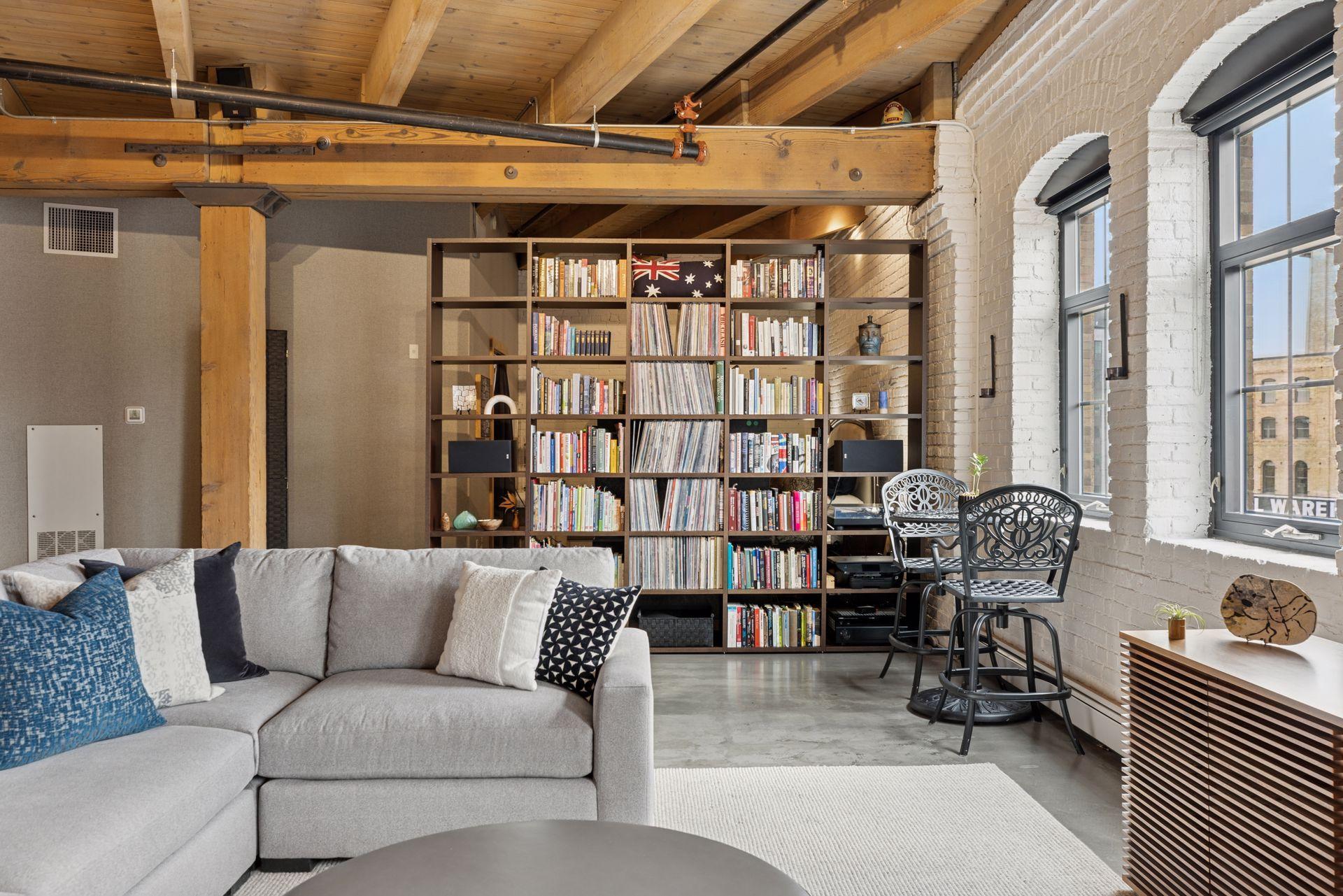 404 Washington Avenue N Unit: 402