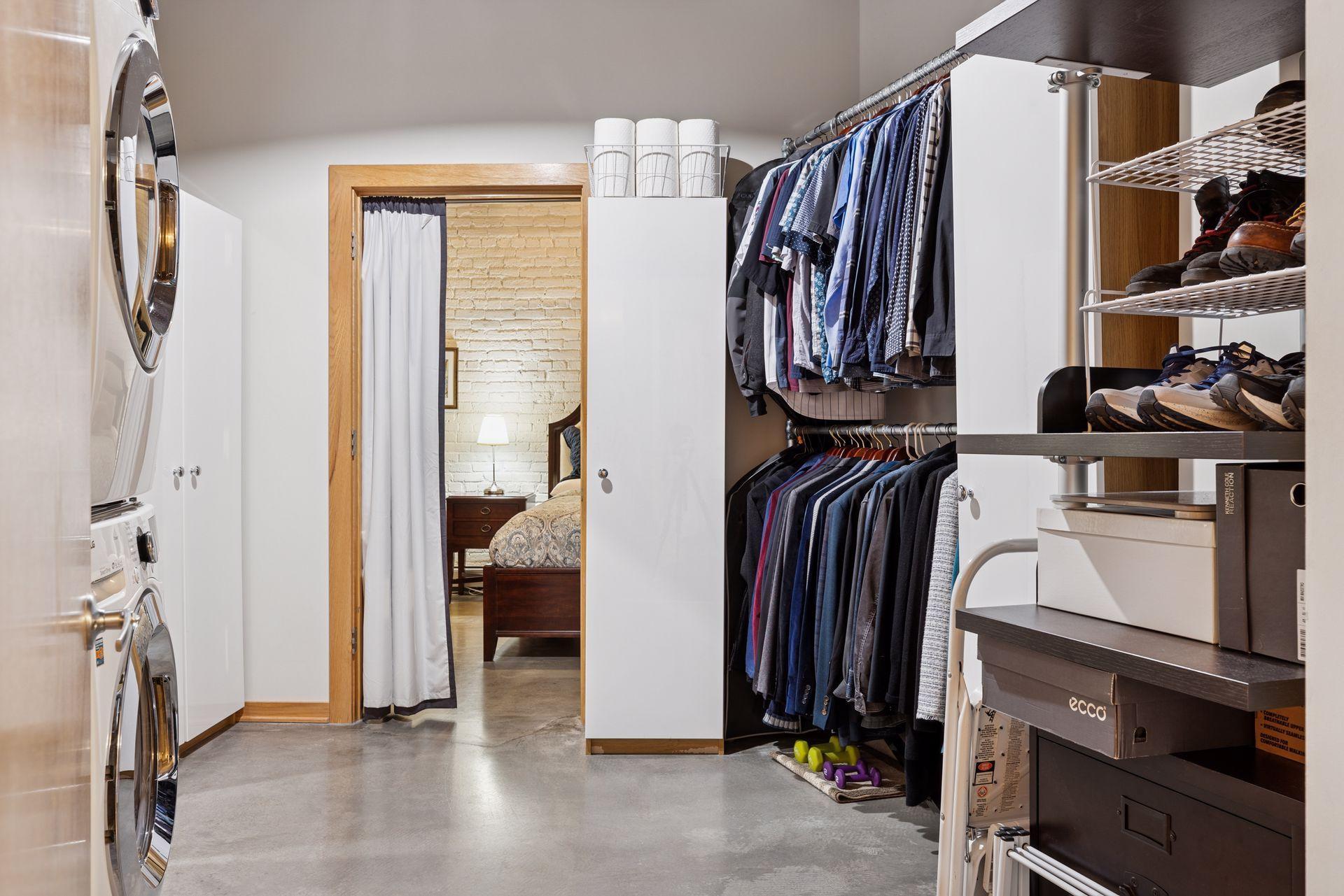 404 Washington Avenue N Unit: 402