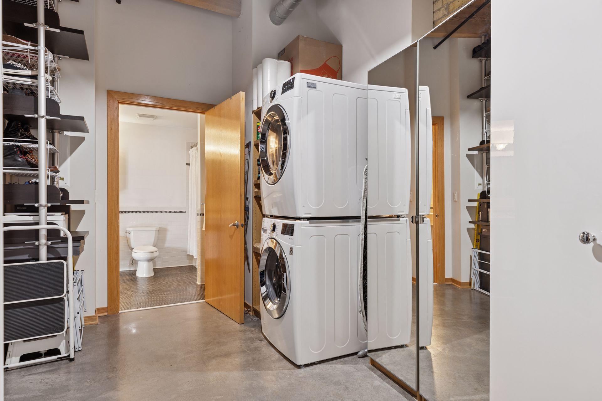 404 Washington Avenue N Unit: 402