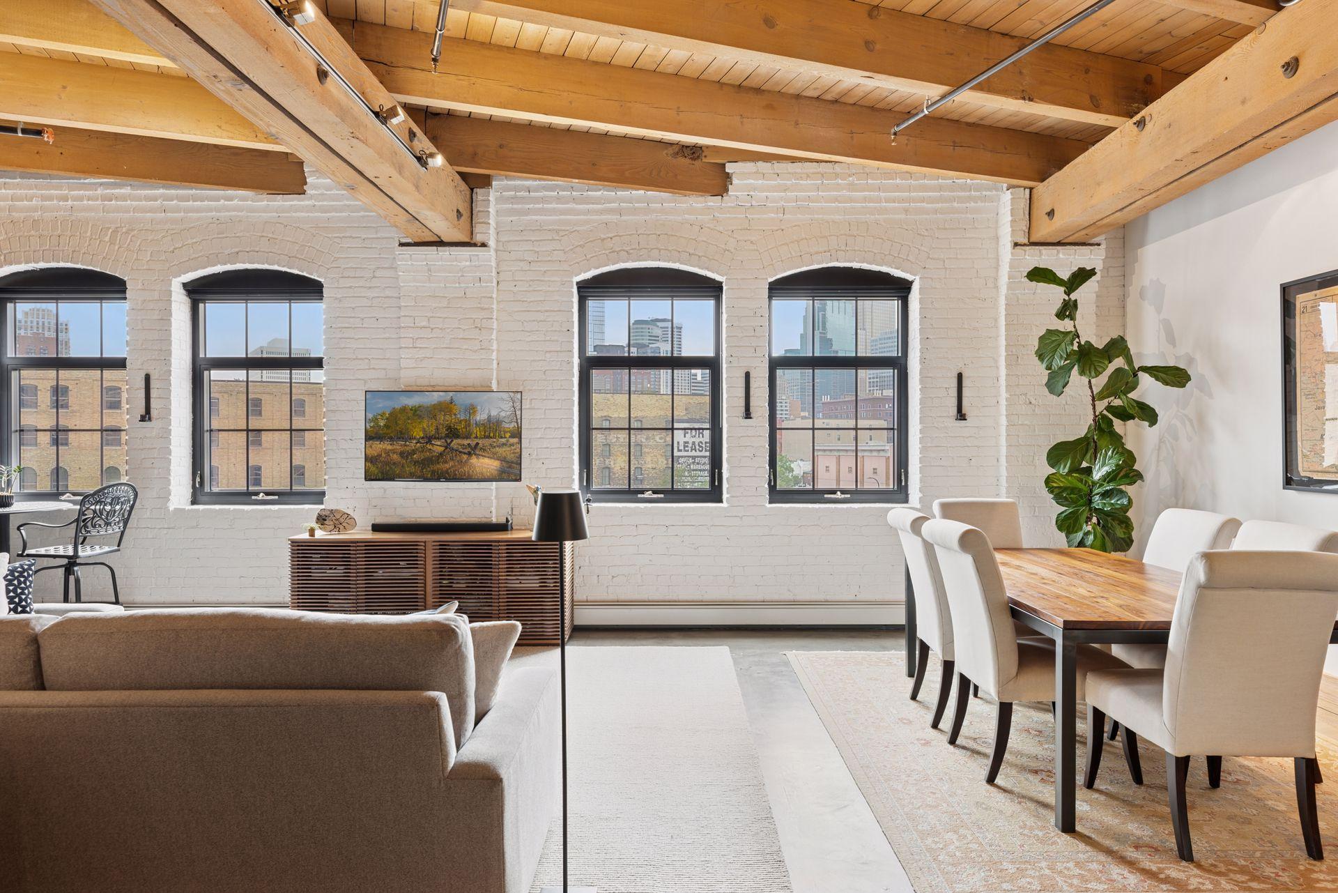 404 Washington Avenue N Unit: 402