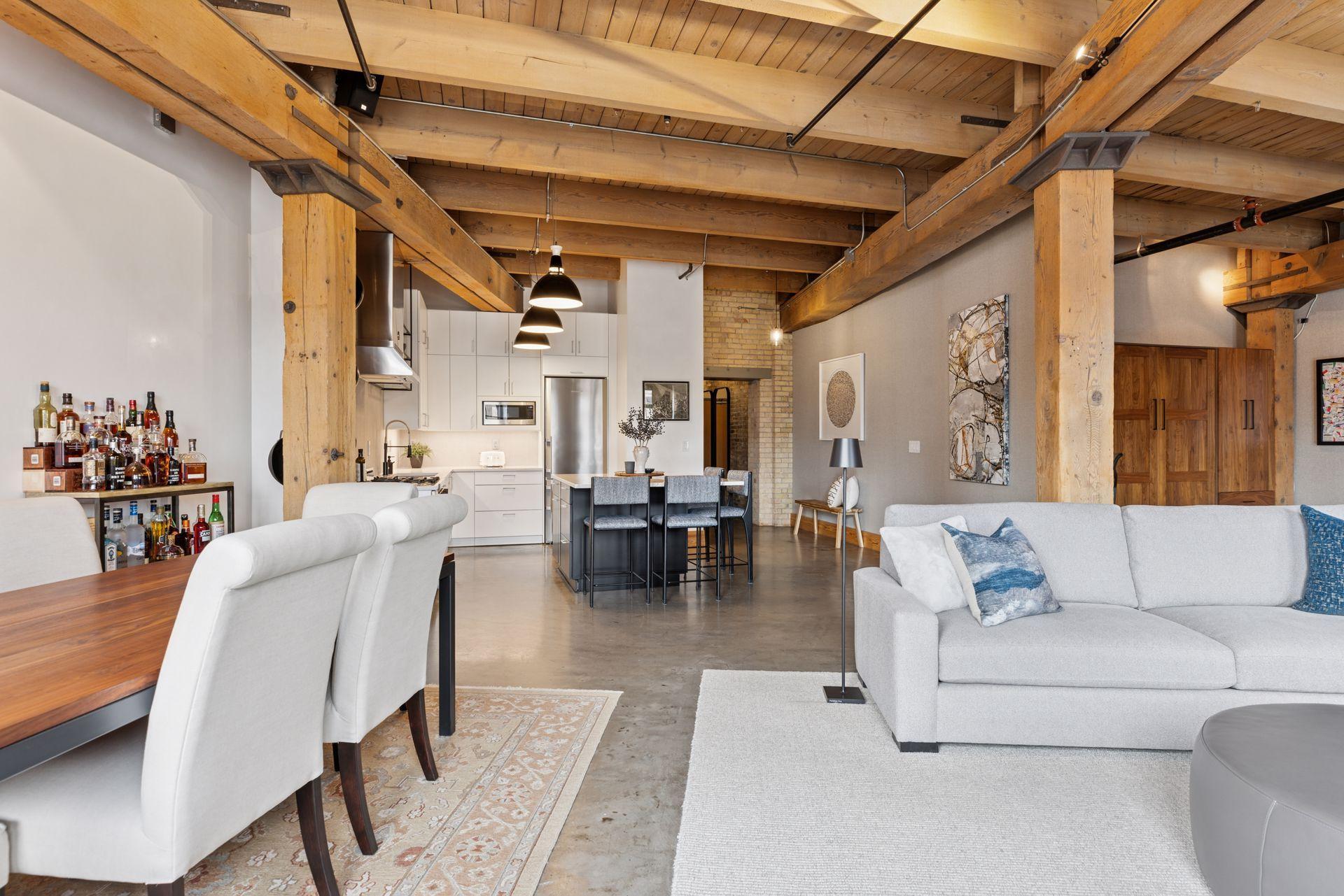 404 Washington Avenue N Unit: 402