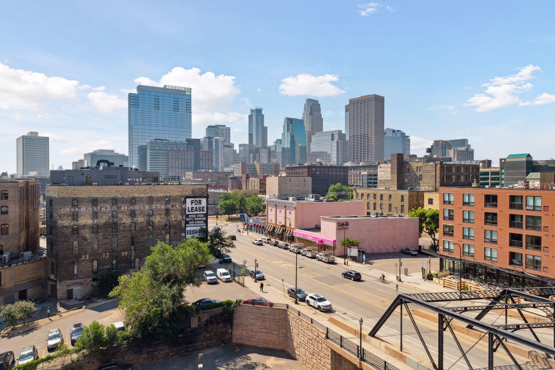 404 Washington Avenue N Unit: 402