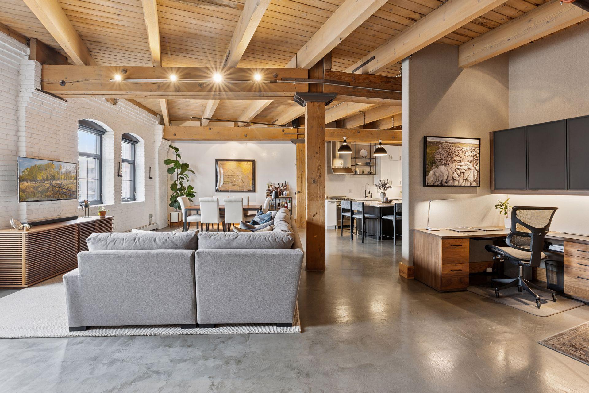 404 Washington Avenue N Unit: 402