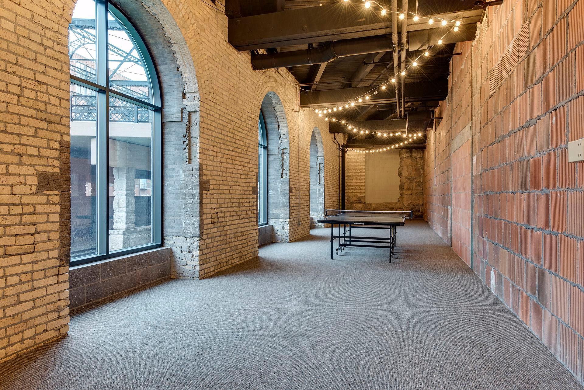 404 Washington Avenue N Unit: 402