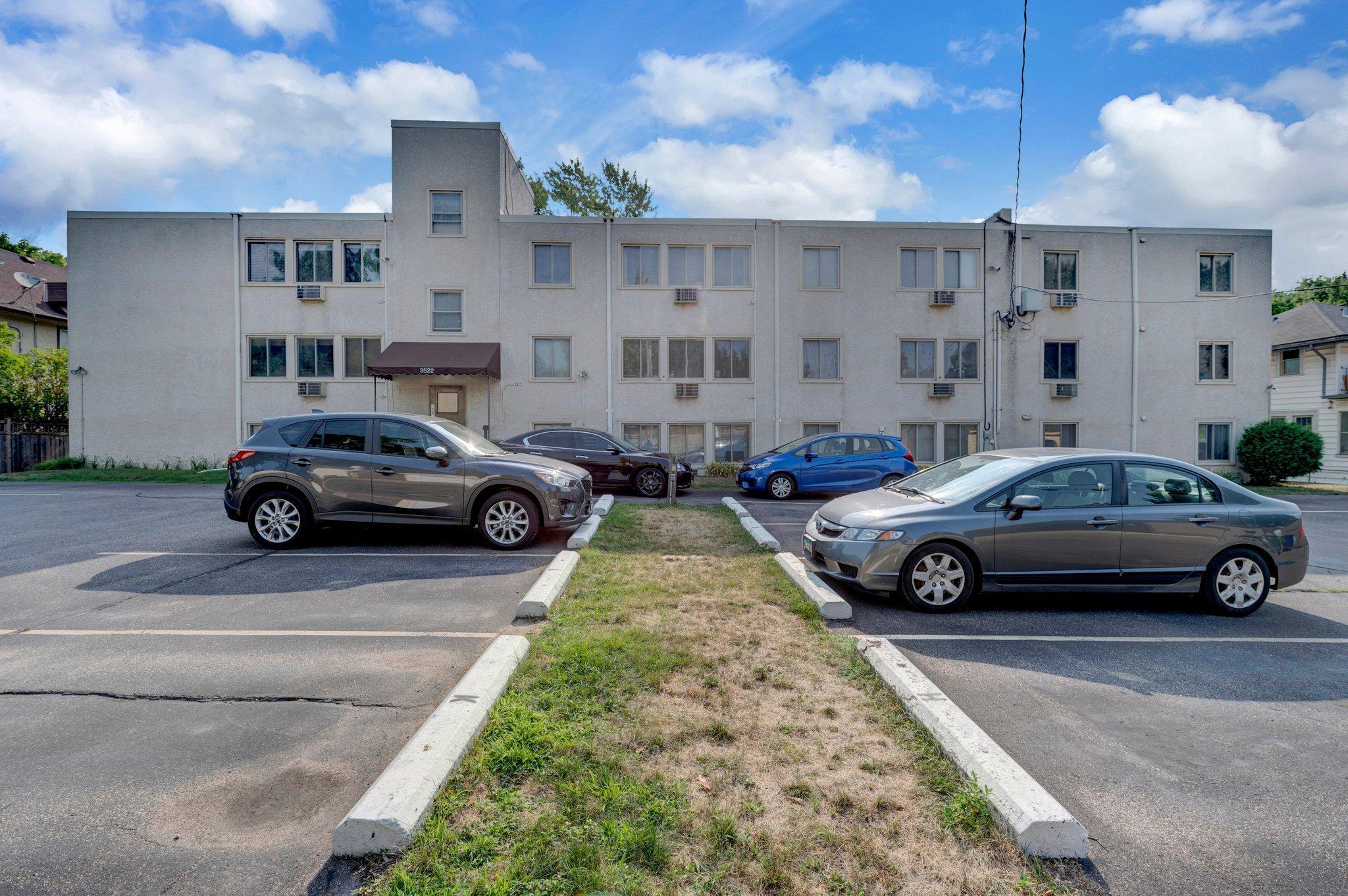 3522 S Harriet Avenue Unit: 106
