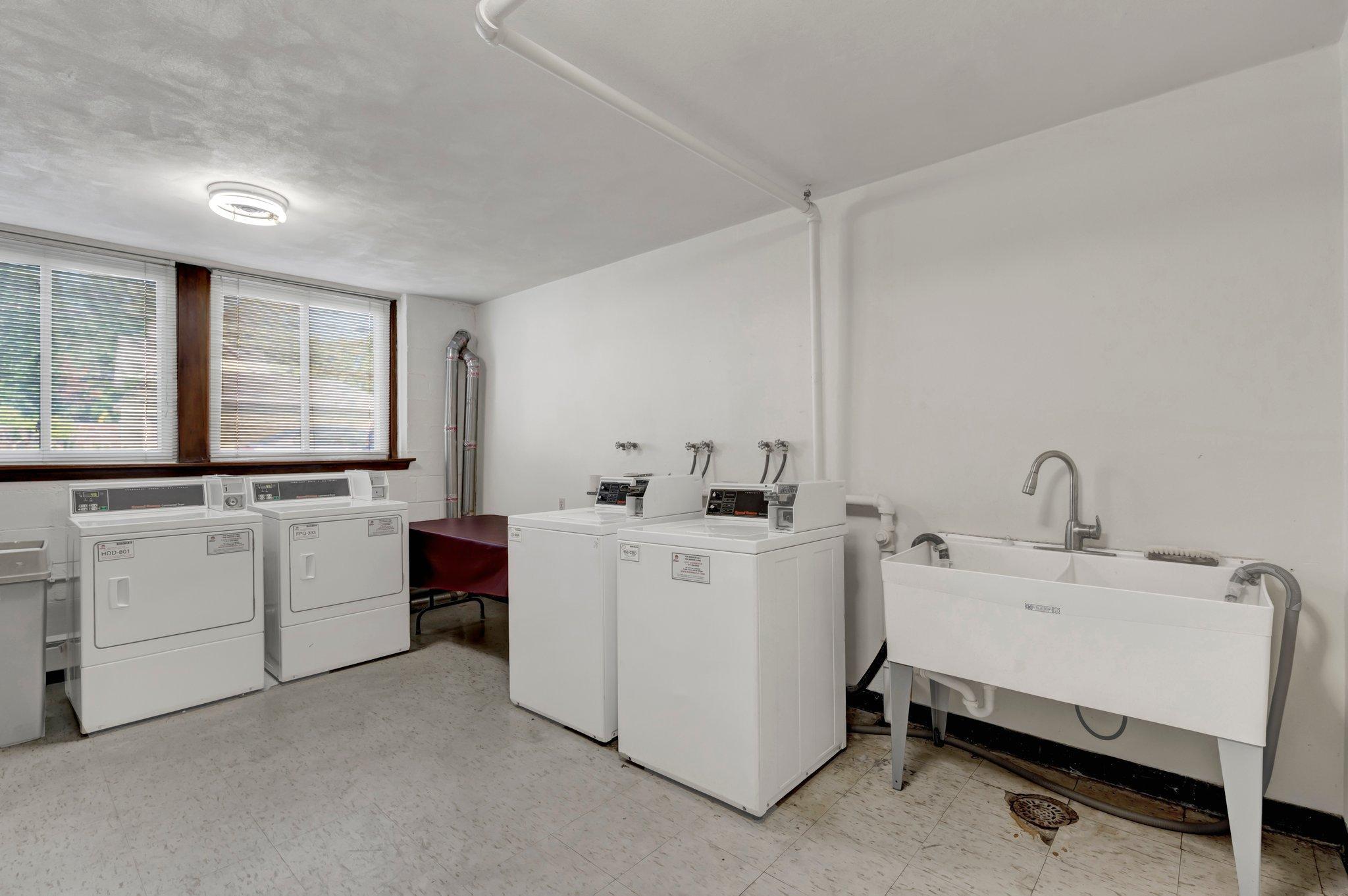 3522 S Harriet Avenue Unit: 106