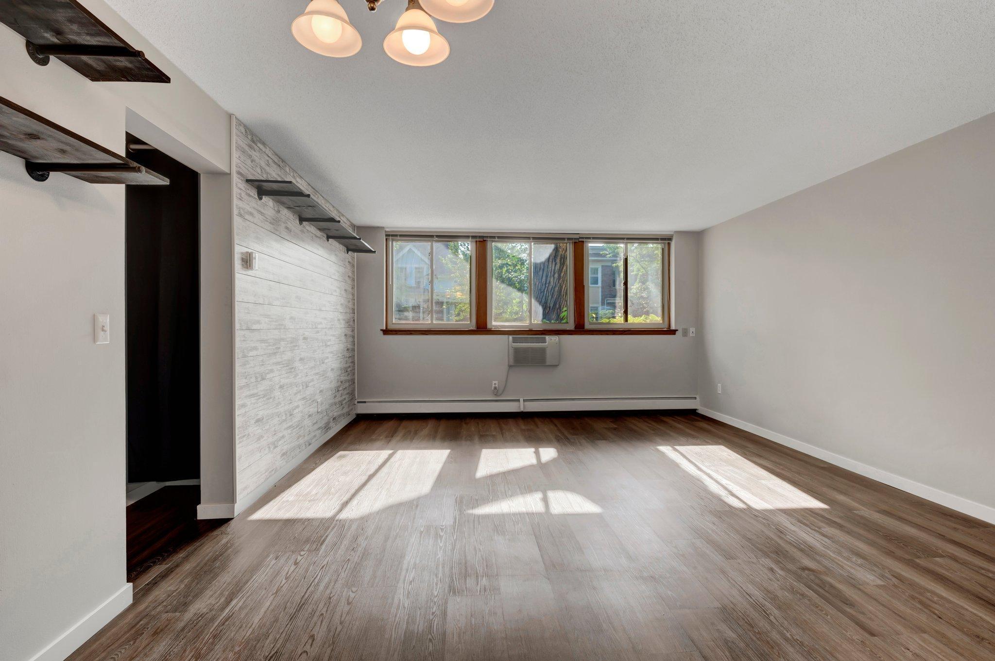 3522 S Harriet Avenue Unit: 106