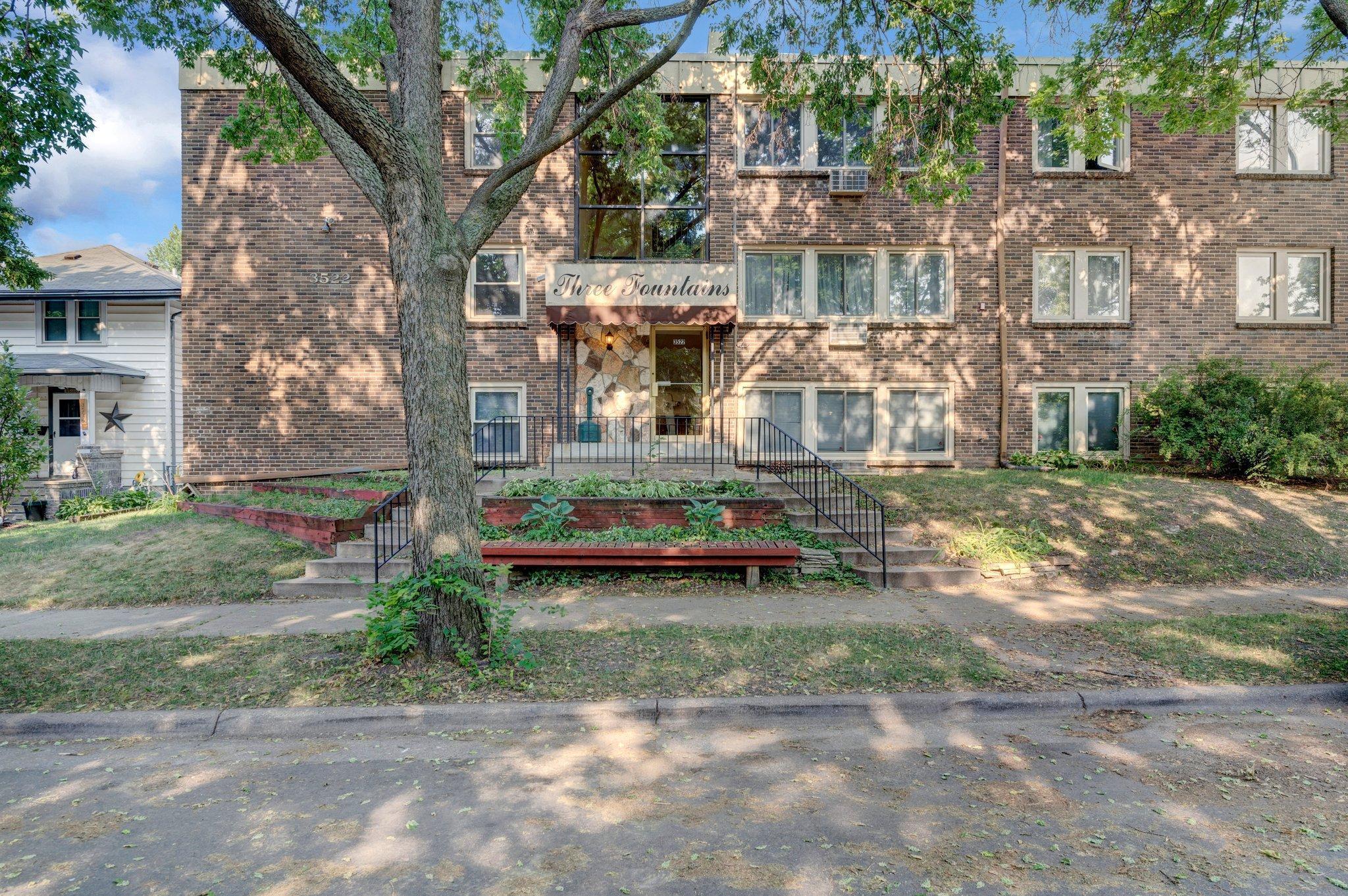 3522 S Harriet Avenue Unit: 106