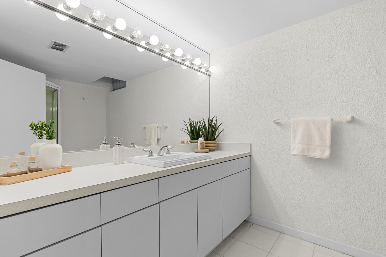 1345 Fairlawn Way Unit: R