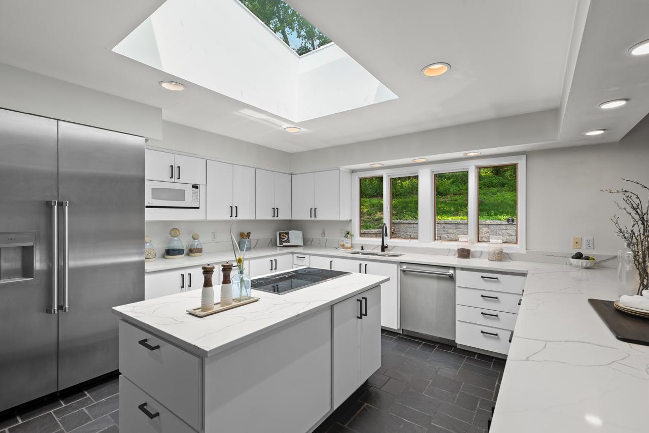 1345 Fairlawn Way Unit: R