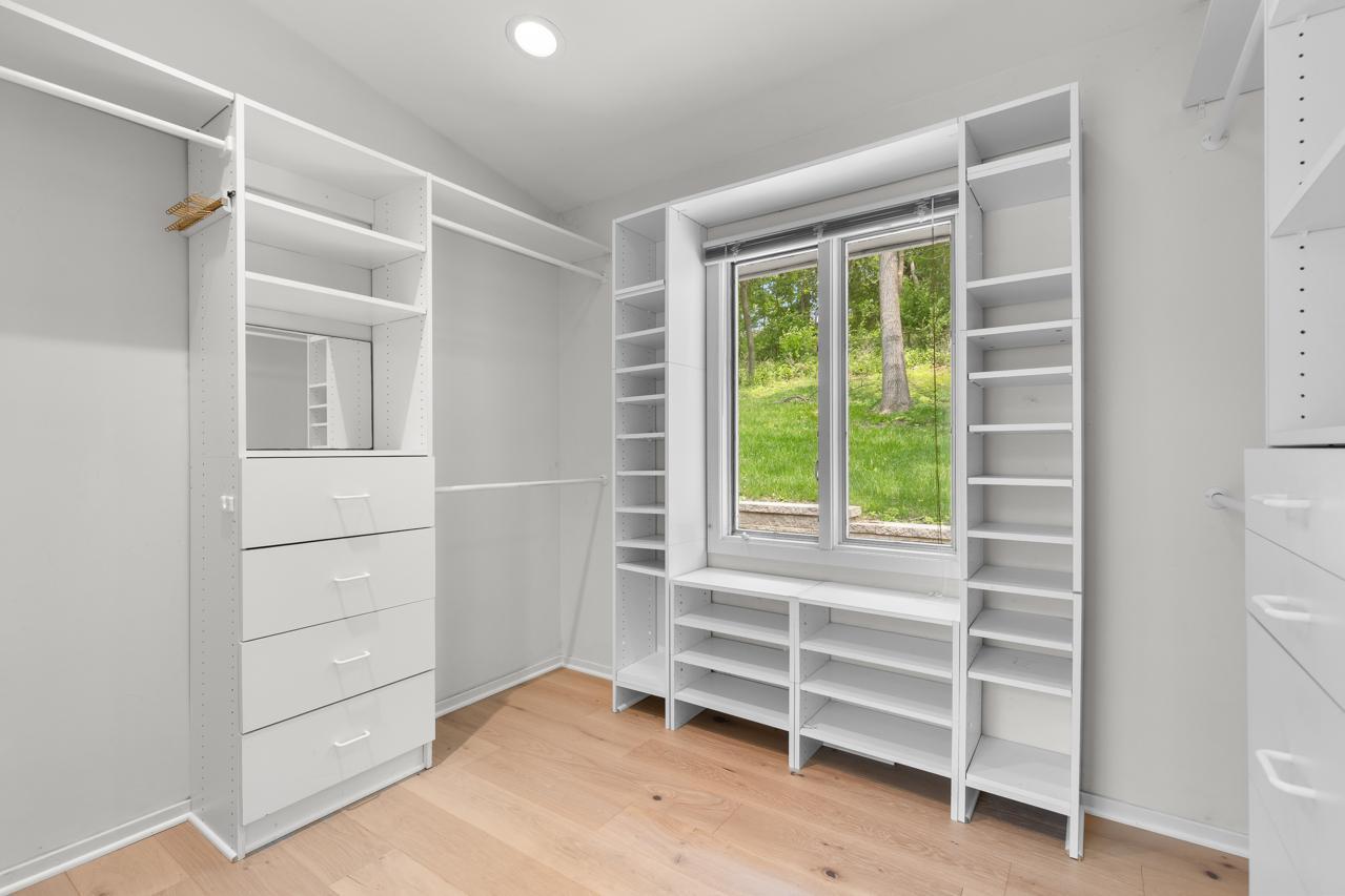 1345 Fairlawn Way Unit: R