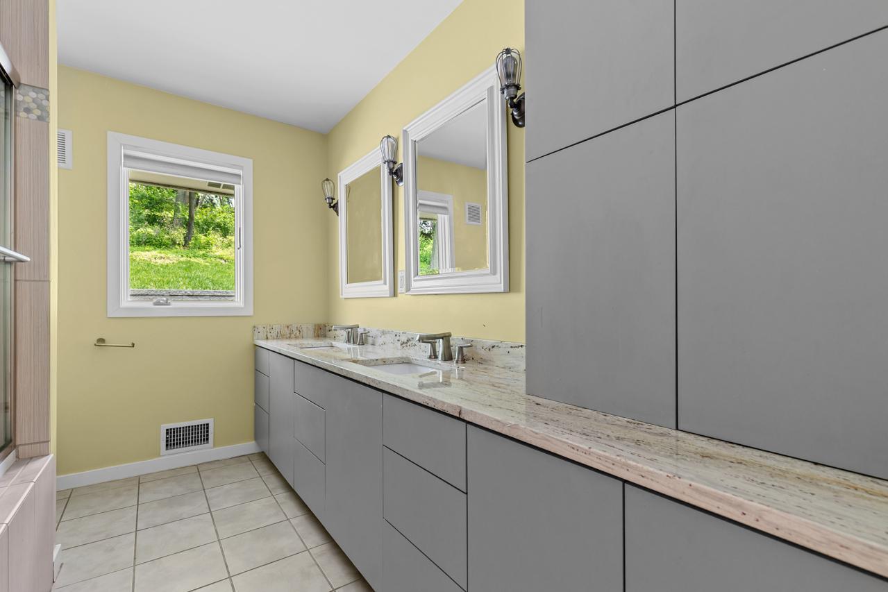 1345 Fairlawn Way Unit: R