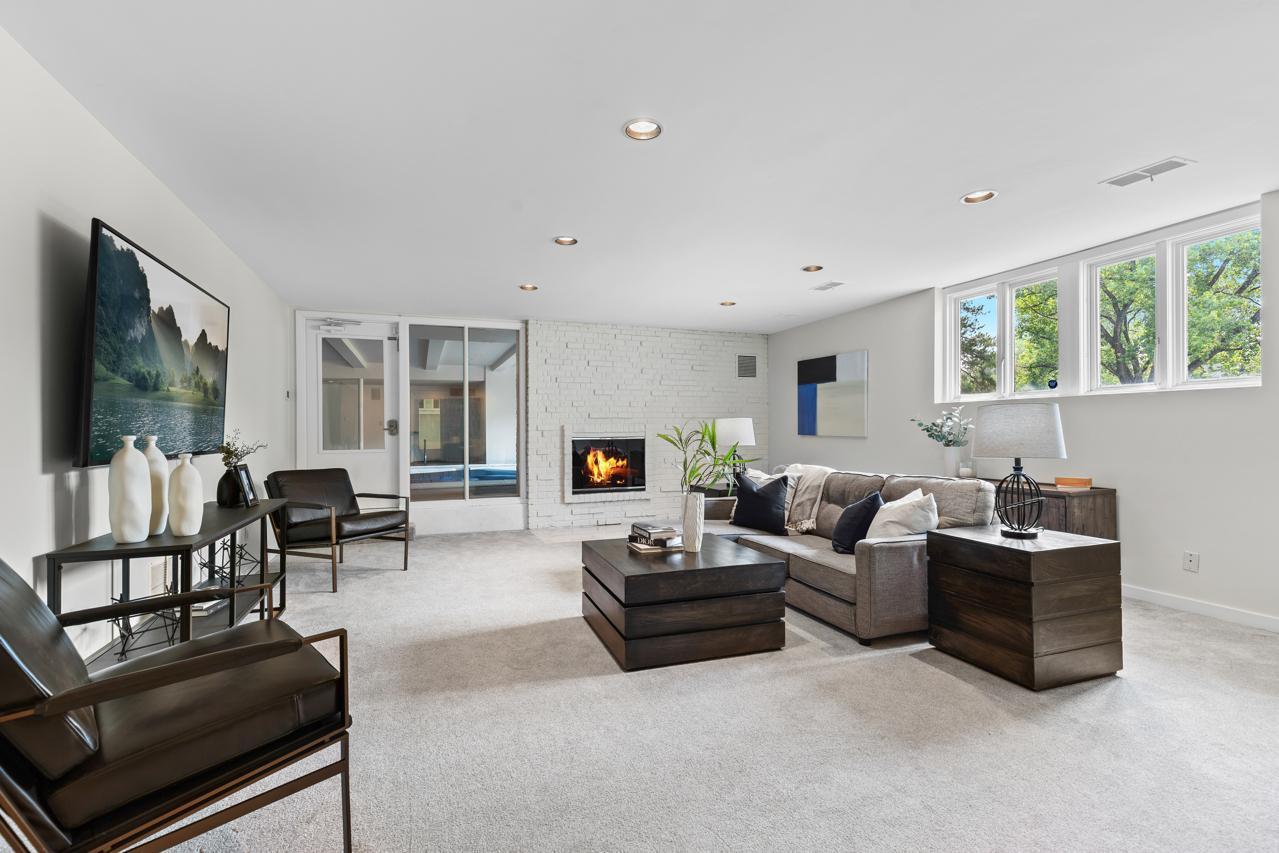 1345 Fairlawn Way Unit: R