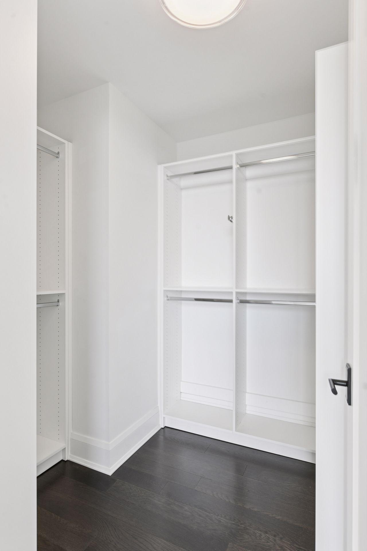 1111 W River Parkway Unit: 23D