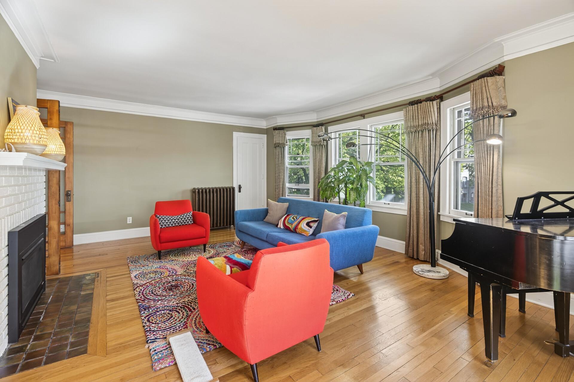 1920 Fremont Avenue S