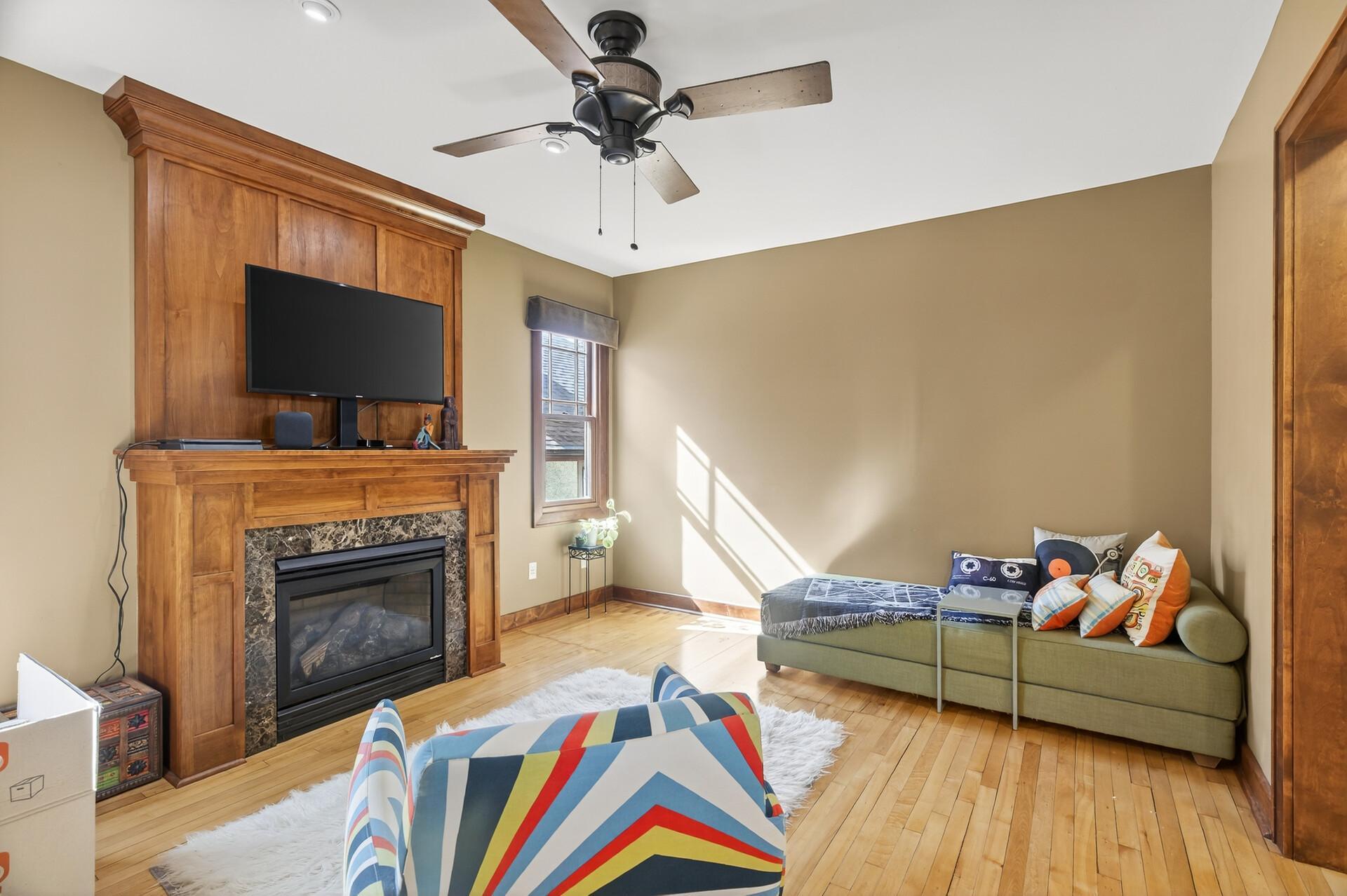 1920 Fremont Avenue S