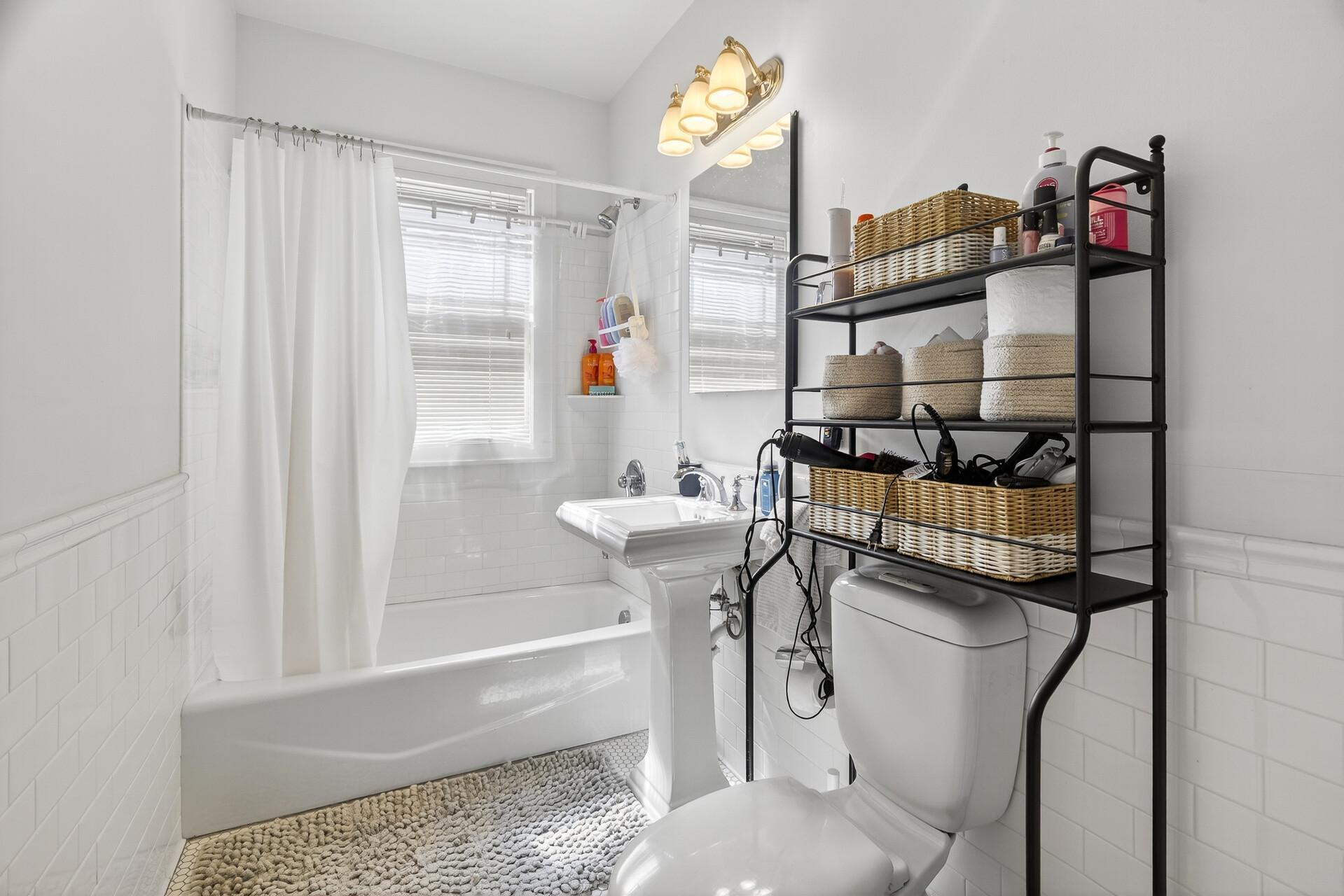 1920 Fremont Avenue S