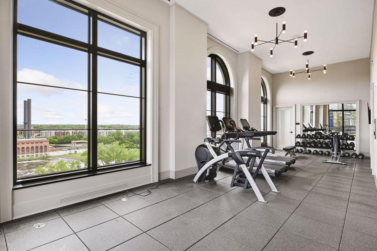 1111 W River Parkway Unit: 34C