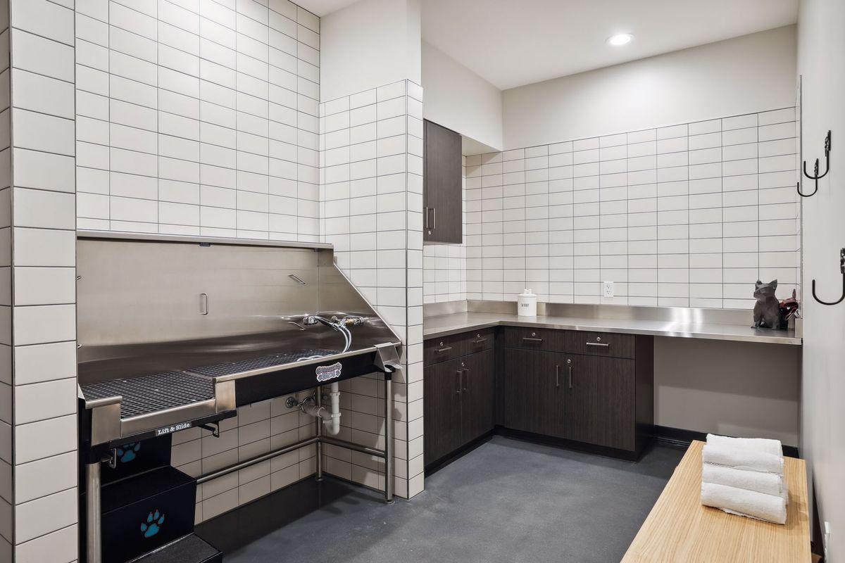 1111 W River Parkway Unit: 34C