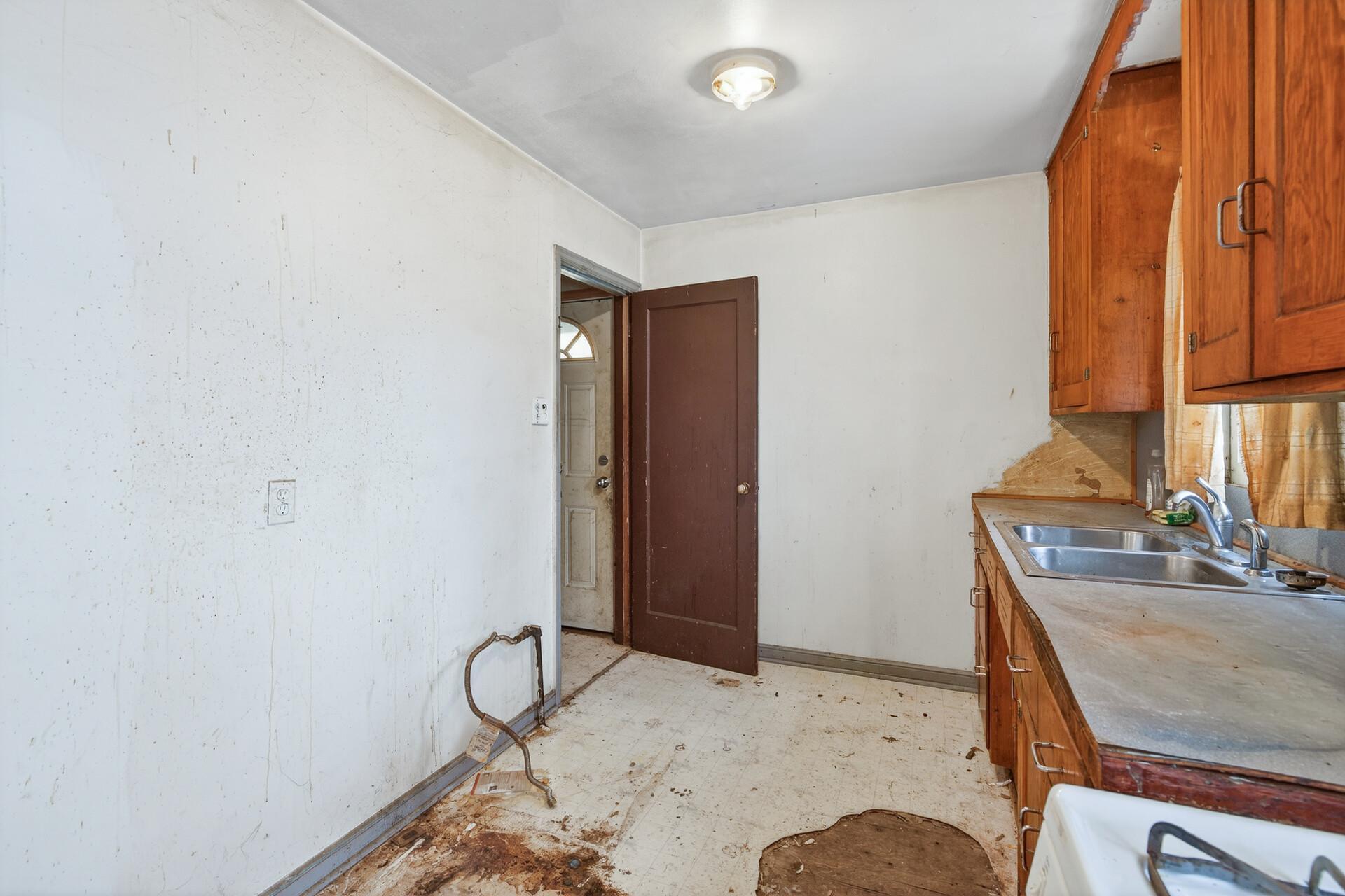 5027 Emerson Avenue N