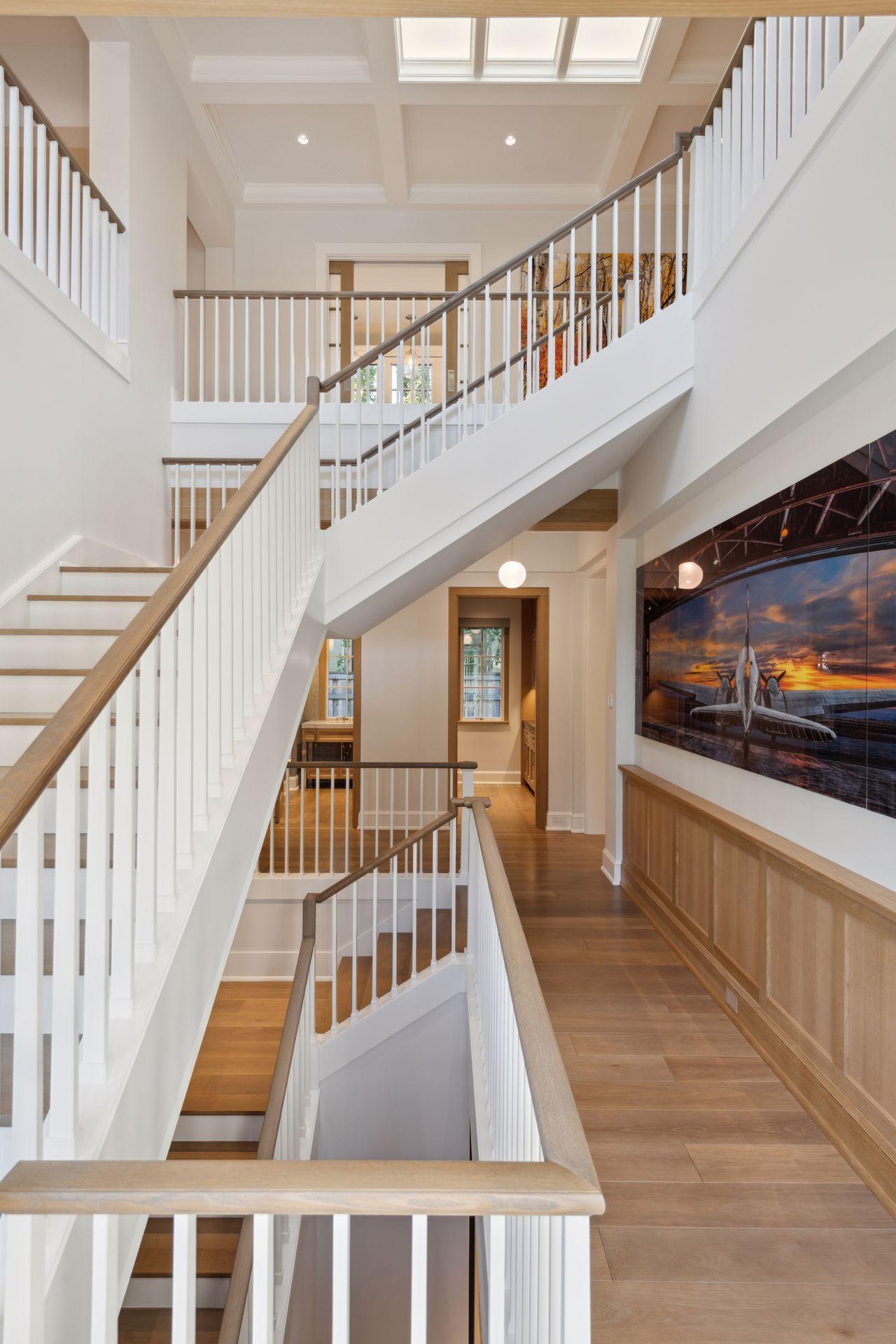 2552 W Lake Of The Isles Parkway