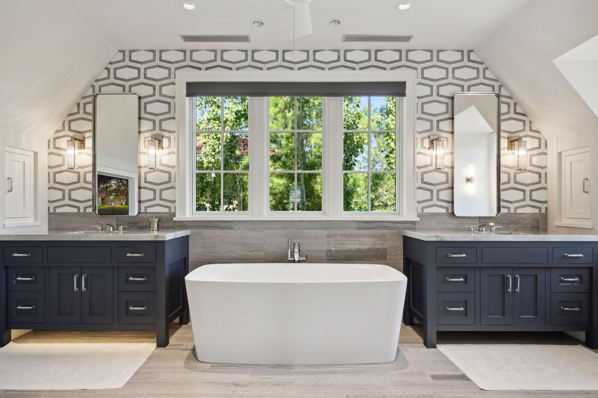 2552 W Lake Of The Isles Parkway