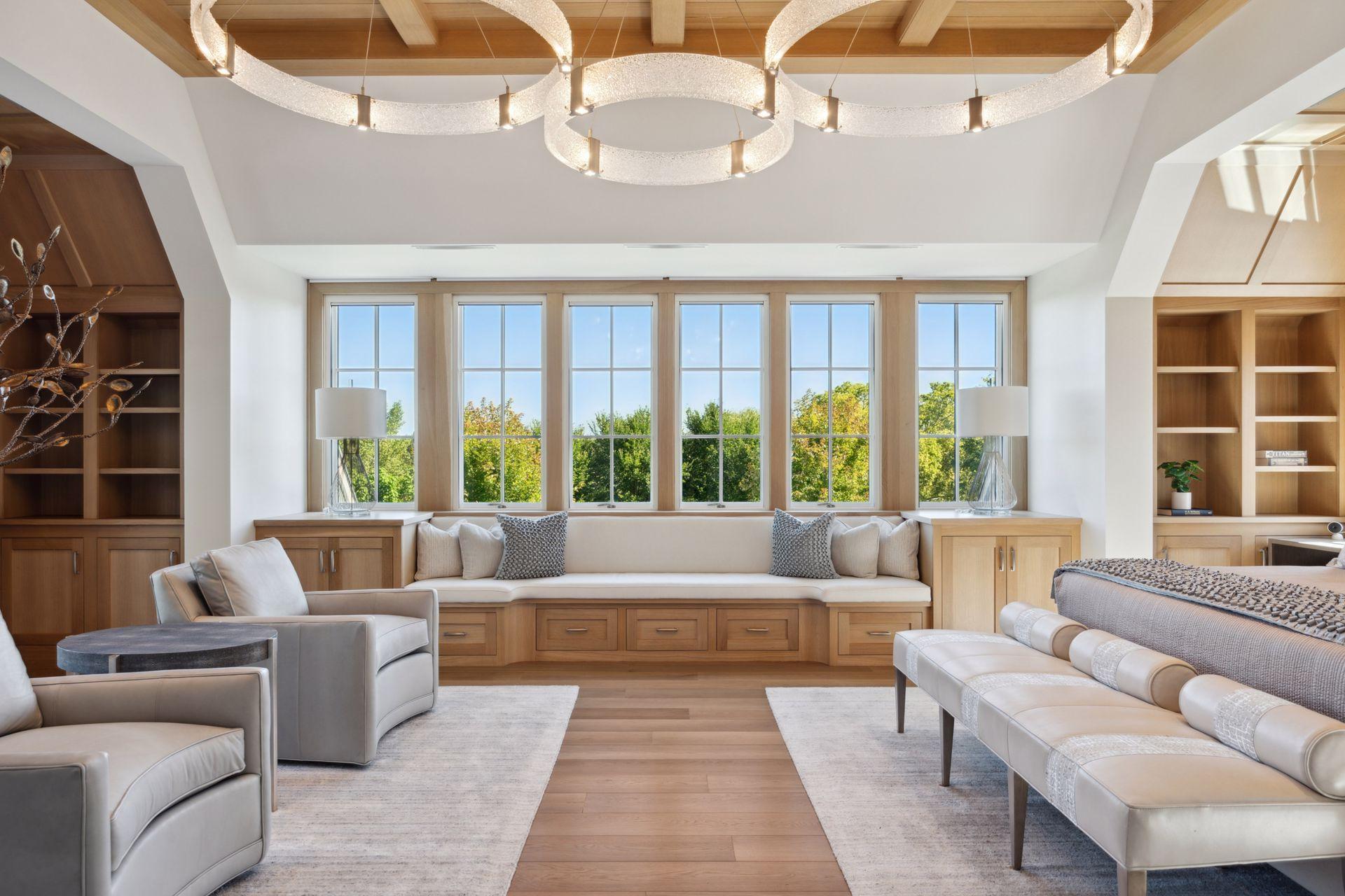 2552 W Lake Of The Isles Parkway