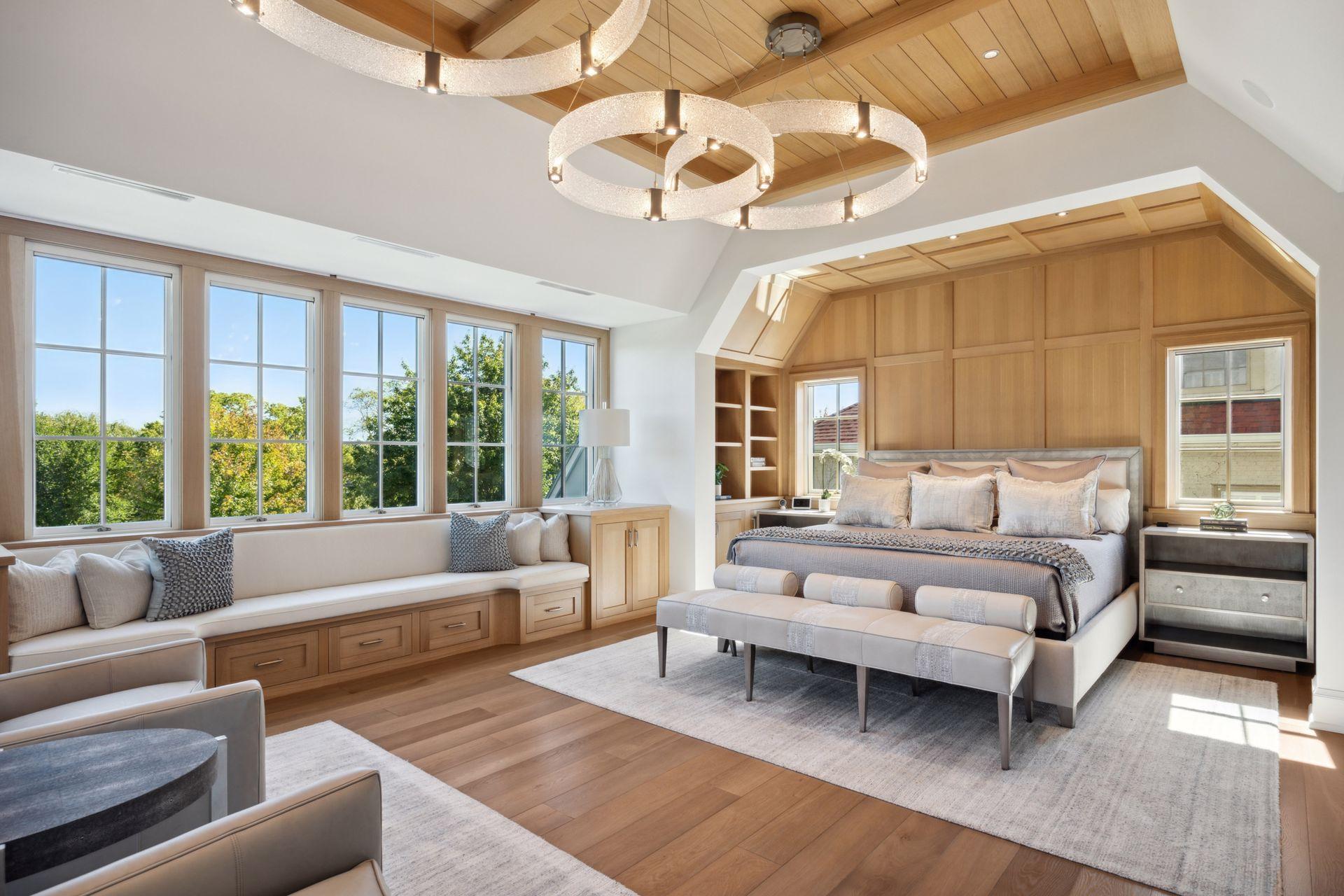 2552 W Lake Of The Isles Parkway