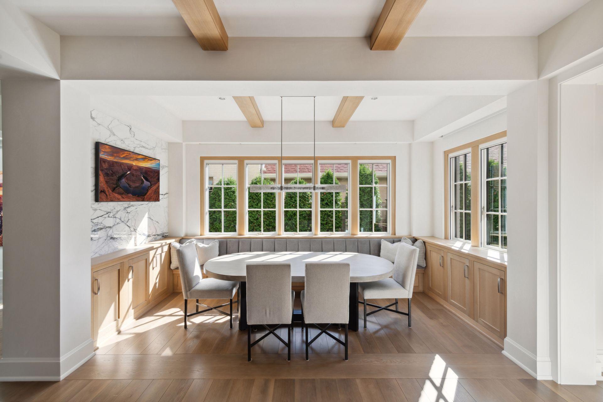 2552 W Lake Of The Isles Parkway