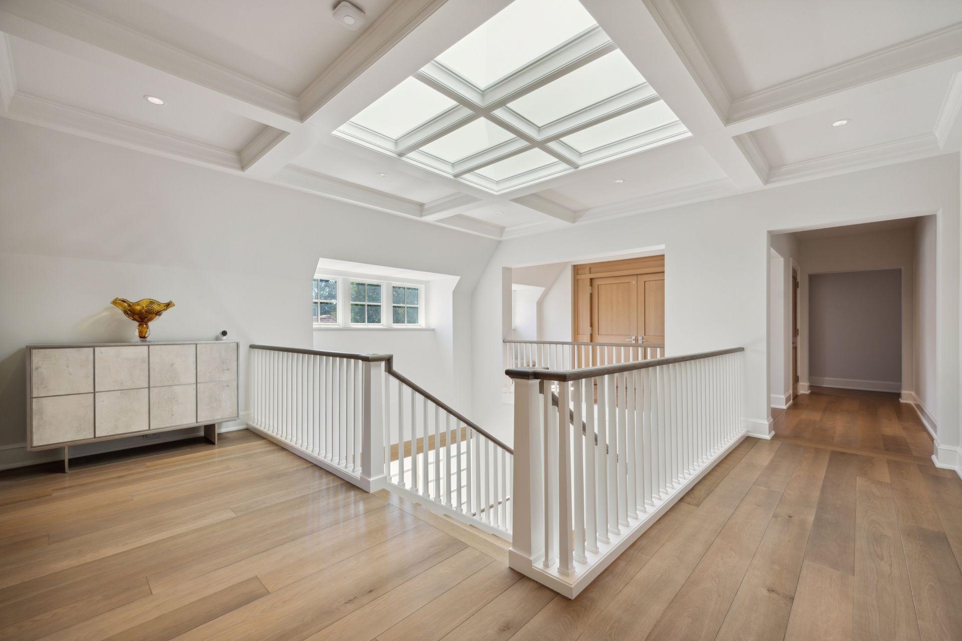 2552 W Lake Of The Isles Parkway