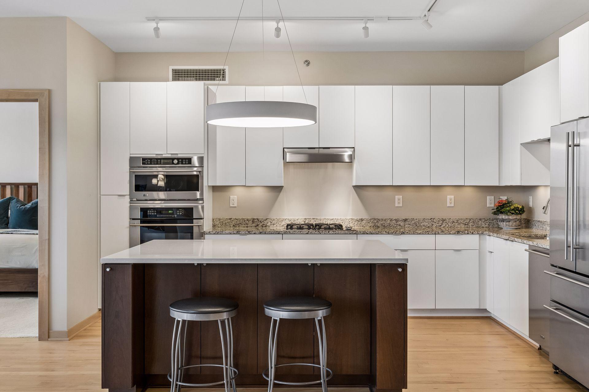 215 10th Avenue S Unit: 212