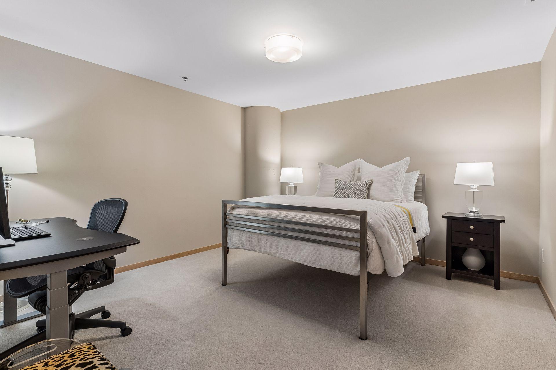 215 10th Avenue S Unit: 212