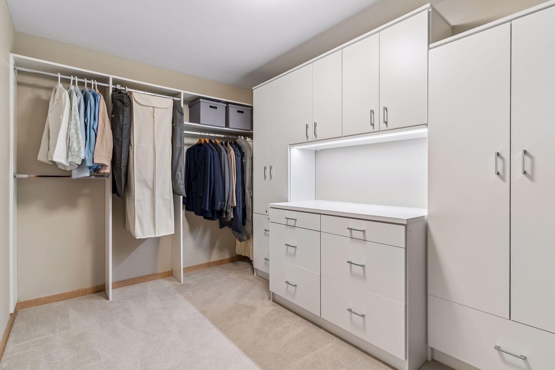 215 10th Avenue S Unit: 212