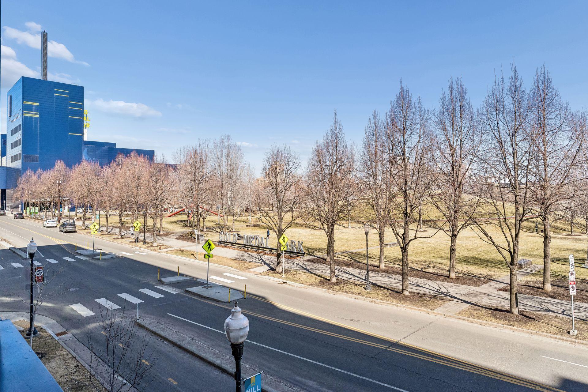 215 10th Avenue S Unit: 212