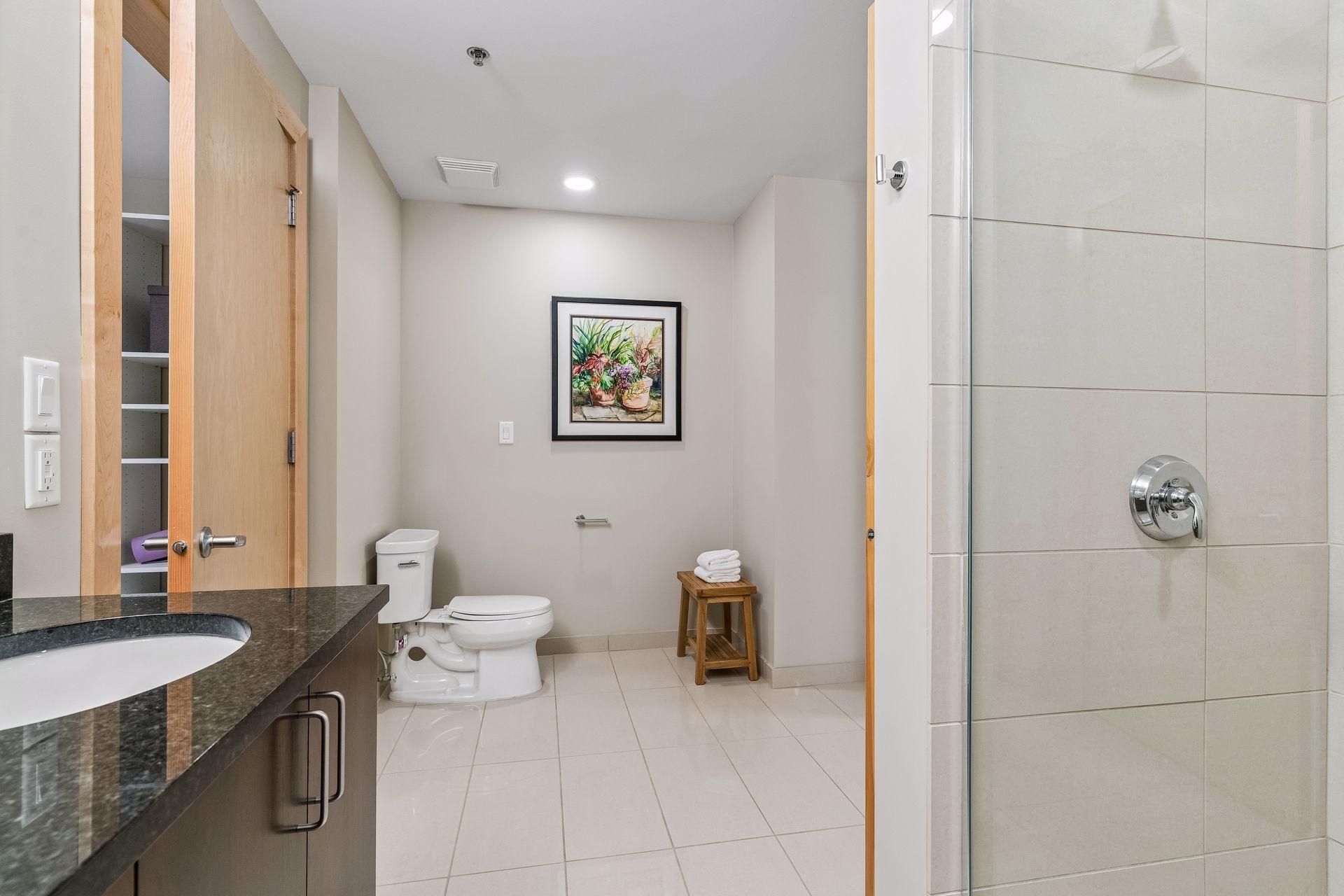 215 10th Avenue S Unit: 212