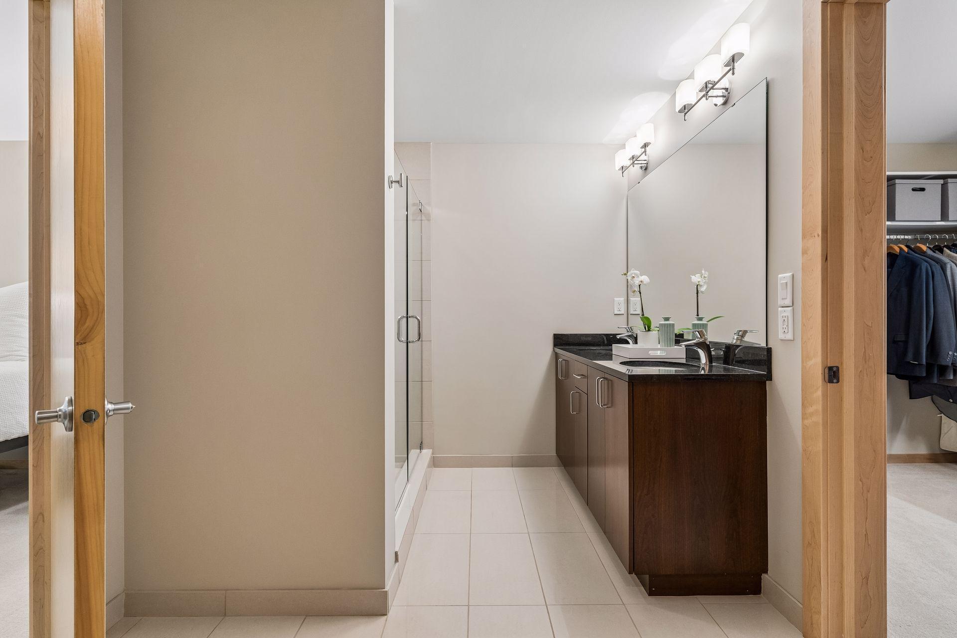 215 10th Avenue S Unit: 212