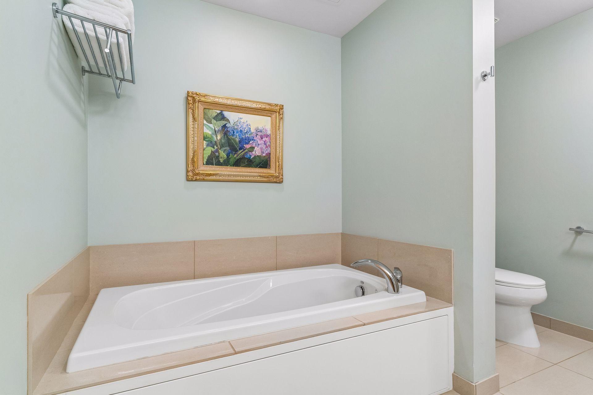 215 10th Avenue S Unit: 212