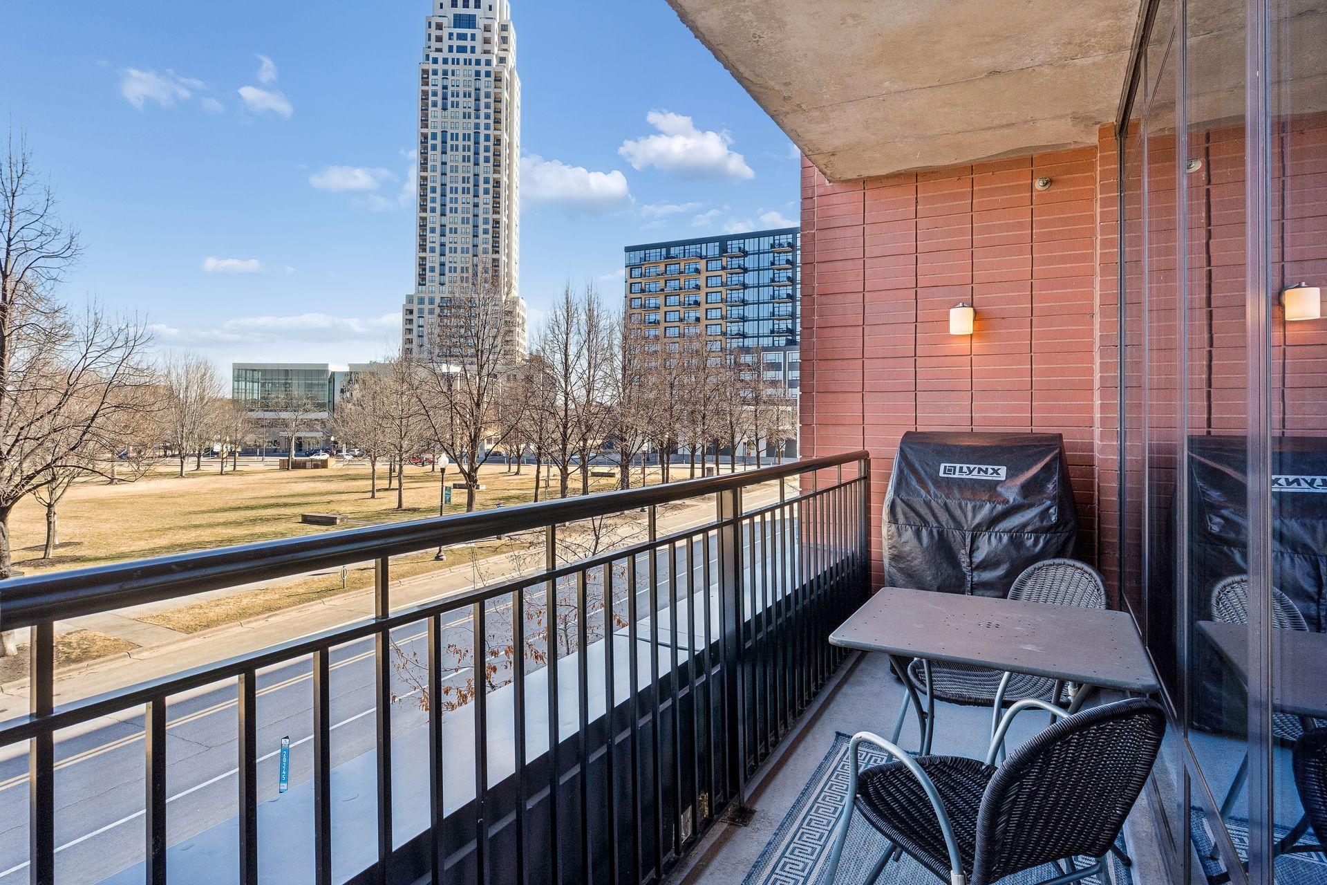 215 10th Avenue S Unit: 212