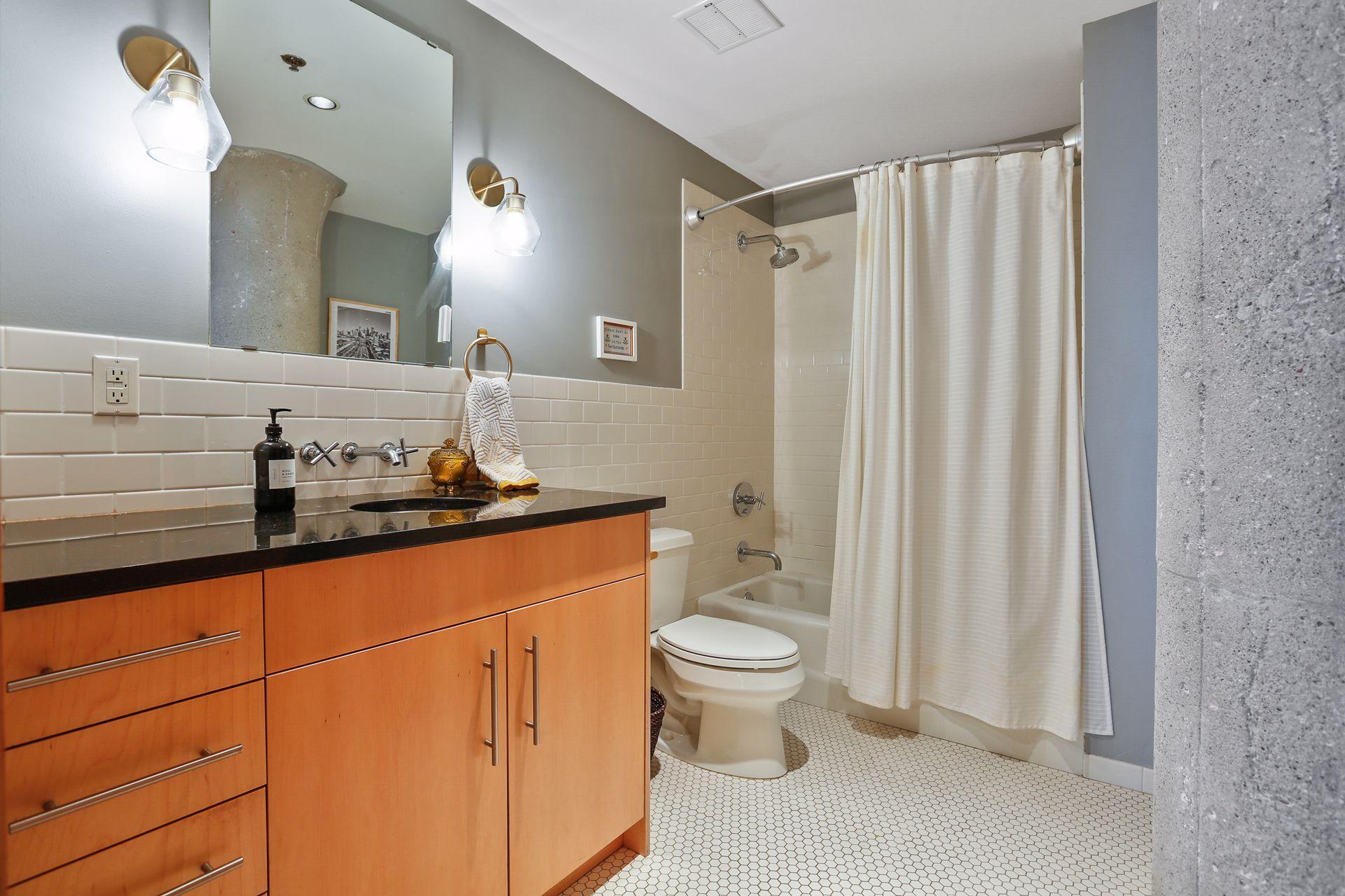 525 N 3rd Street Unit: 303