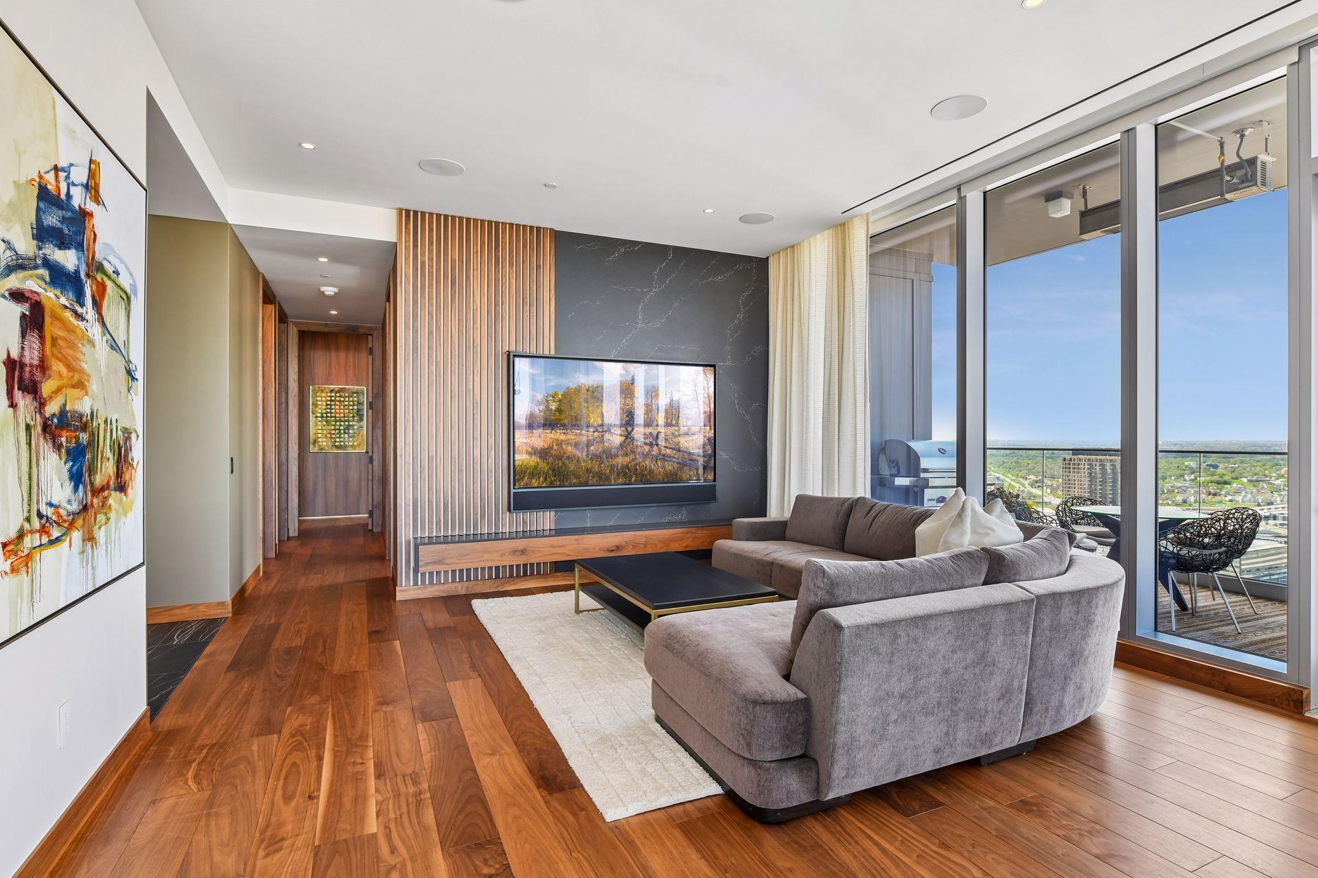 255 Hennepin Avenue Unit: 3303