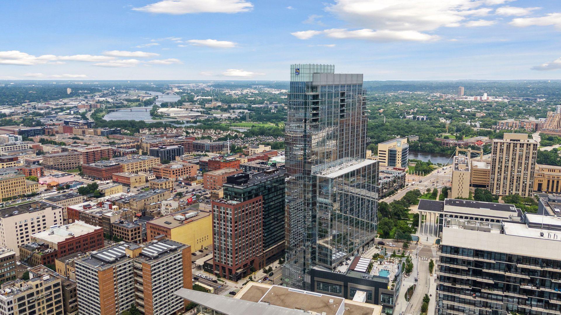 255 Hennepin Avenue Unit: 3303