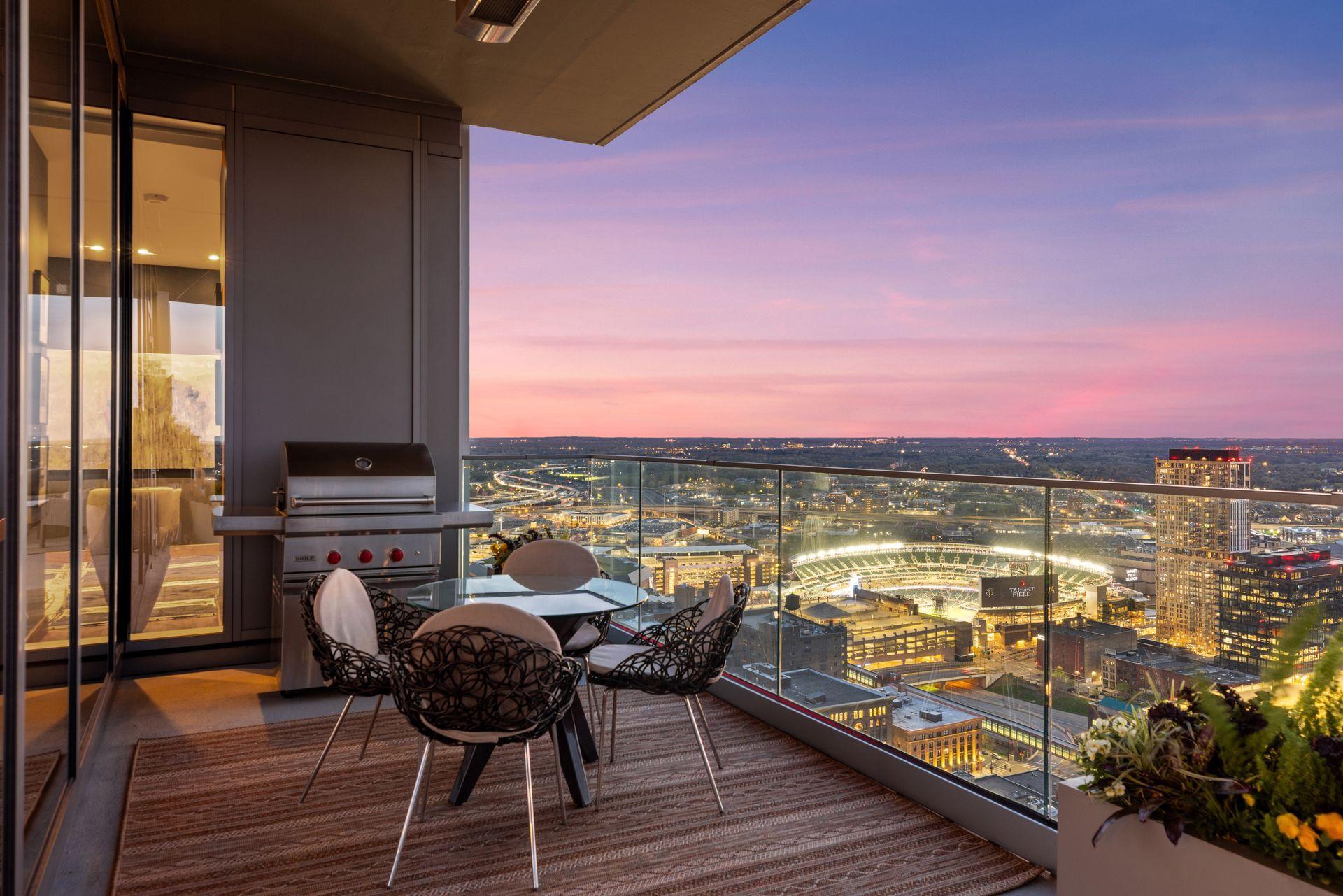 255 Hennepin Avenue Unit: 3303