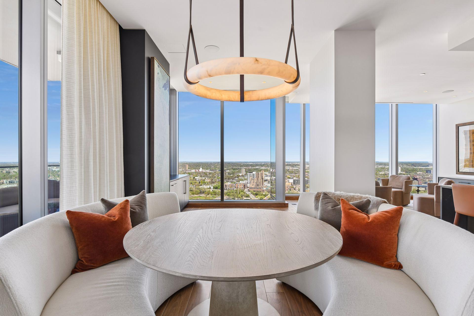 255 Hennepin Avenue Unit: 3303