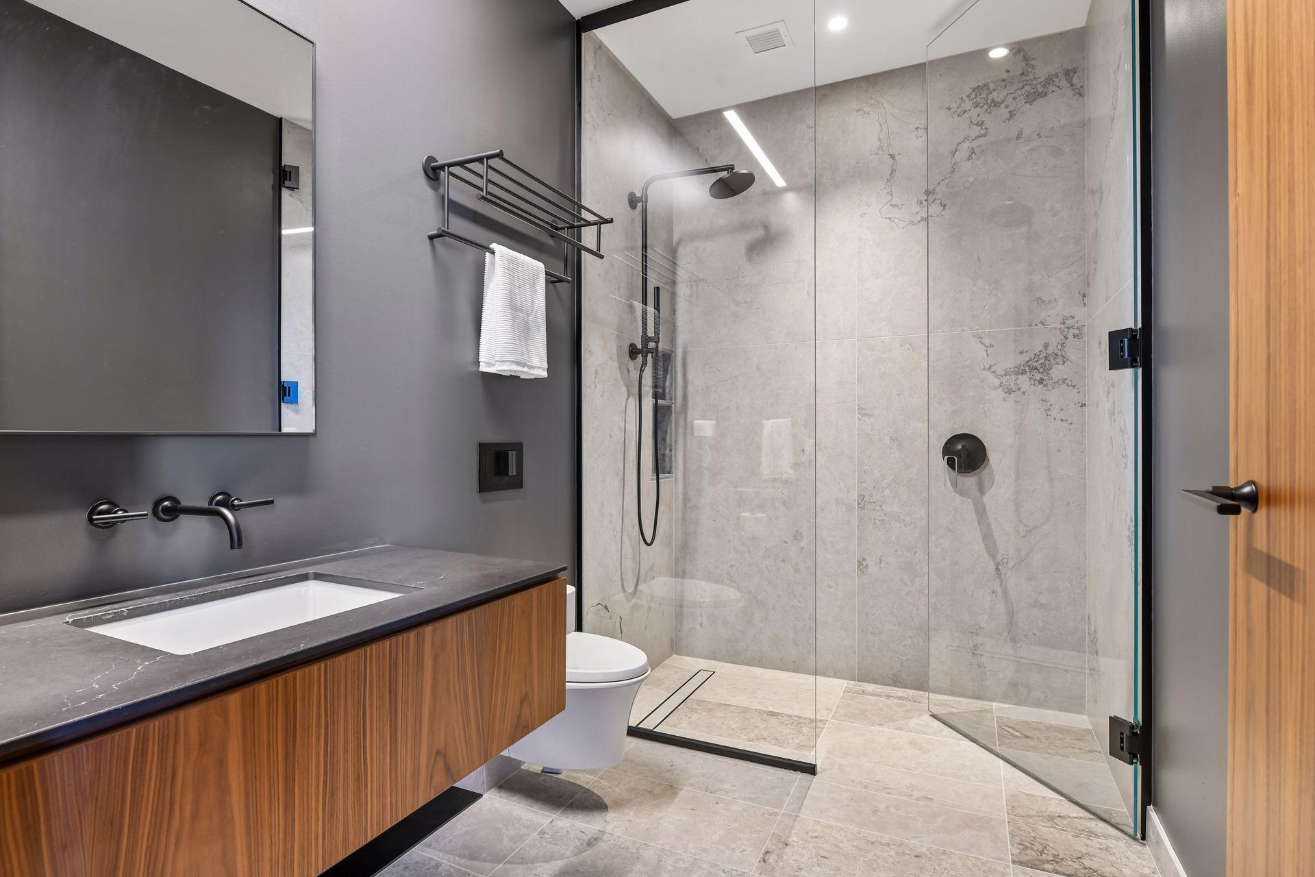 255 Hennepin Avenue Unit: 3303