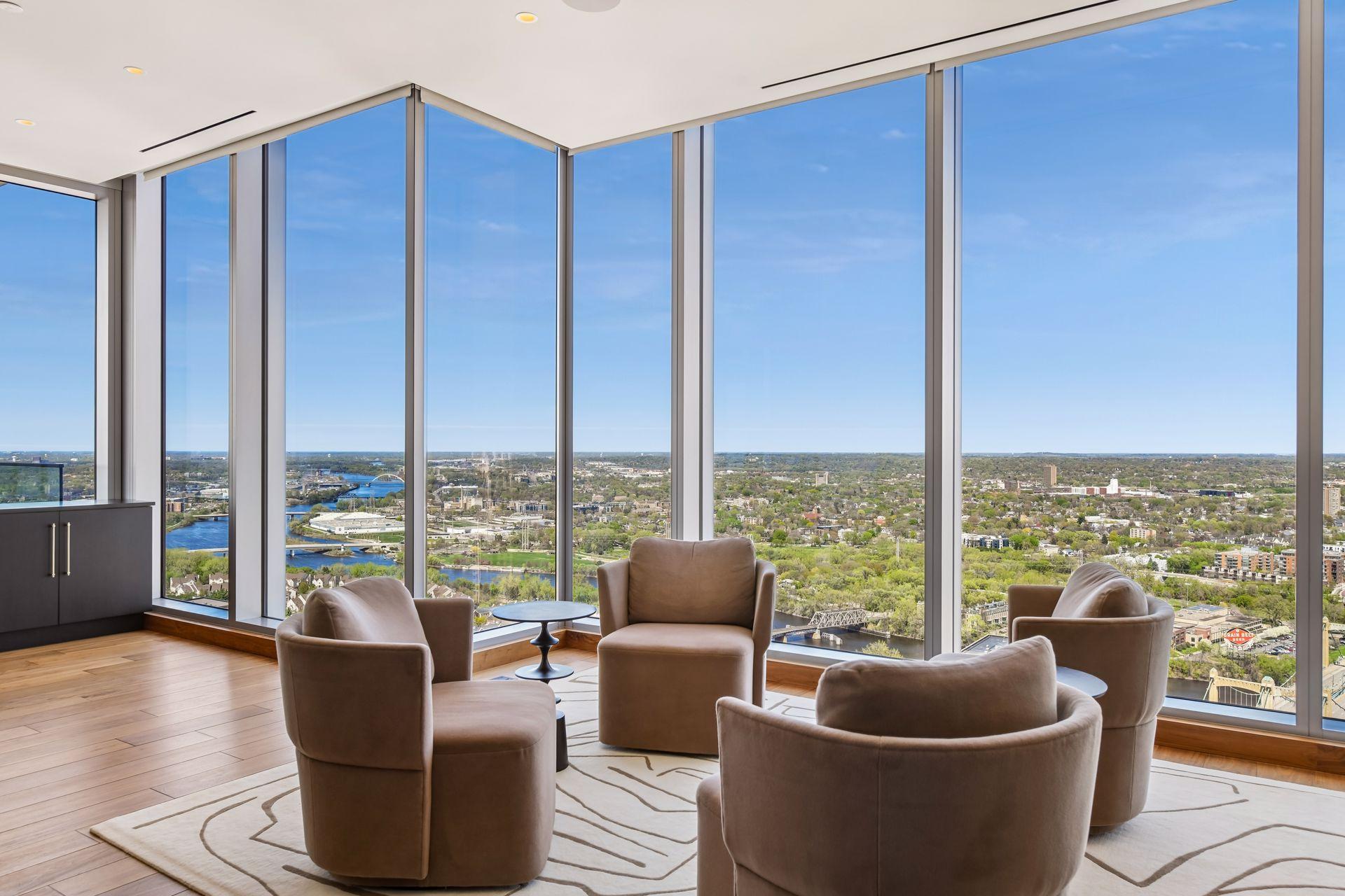 255 Hennepin Avenue Unit: 3303