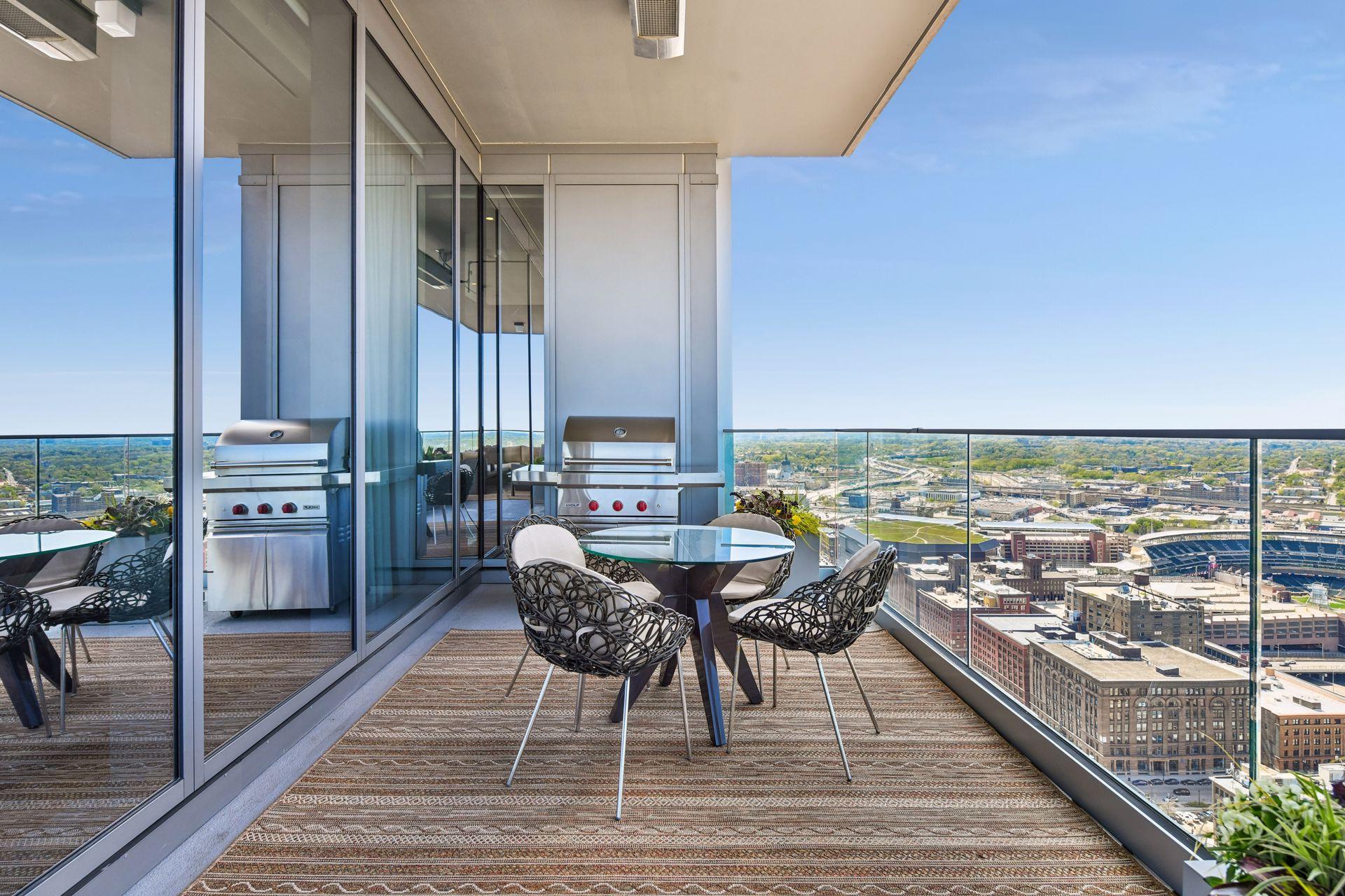 255 Hennepin Avenue Unit: 3303