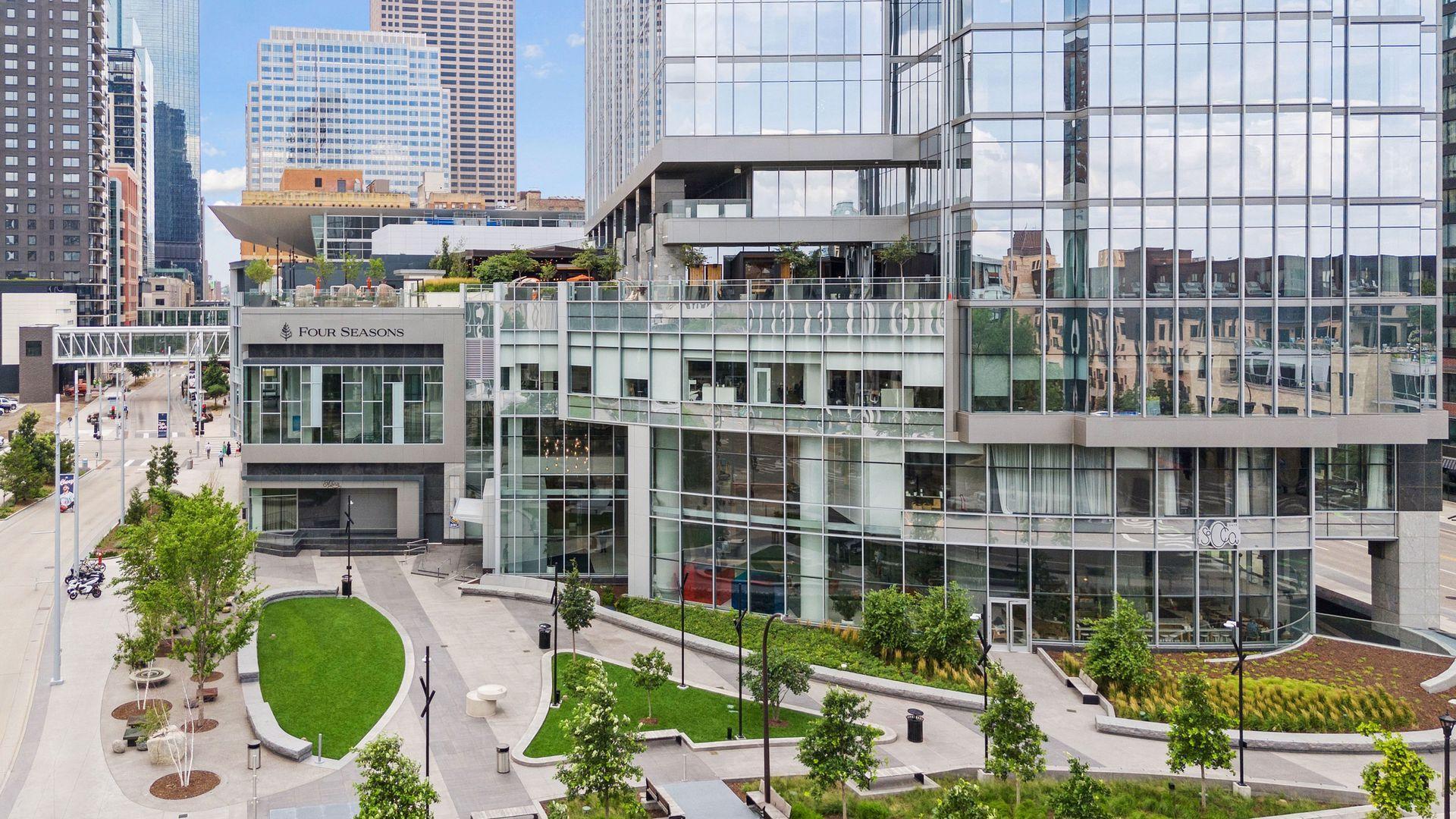 255 Hennepin Avenue Unit: 3303