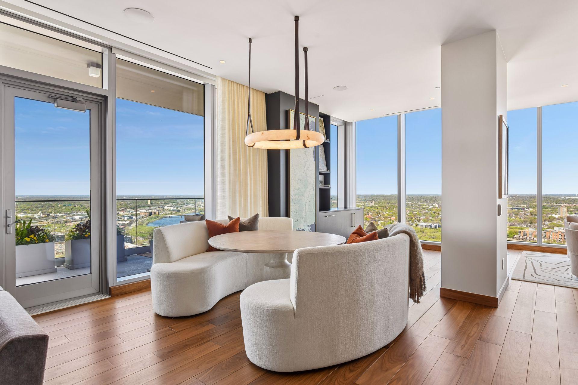 255 Hennepin Avenue Unit: 3303