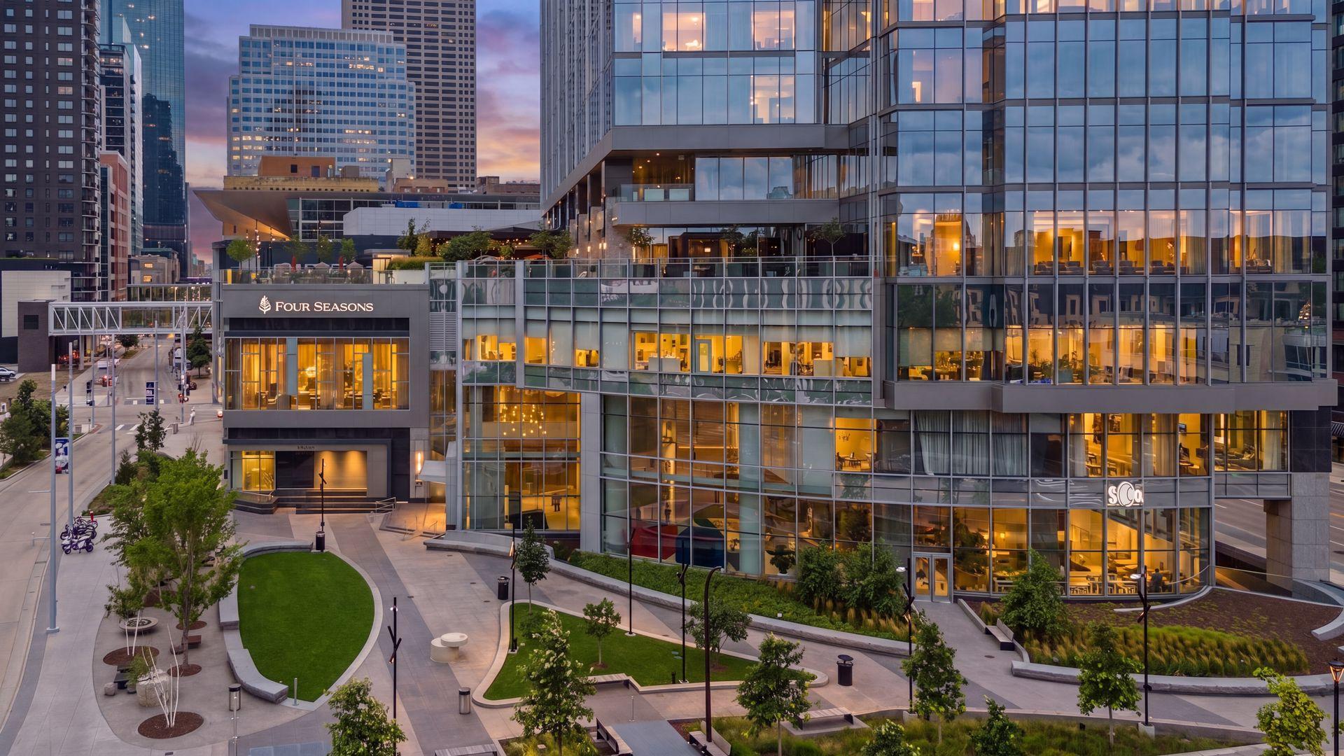 255 Hennepin Avenue Unit: 3303