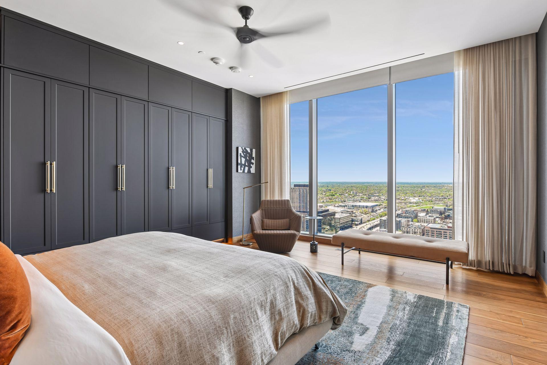 255 Hennepin Avenue Unit: 3303